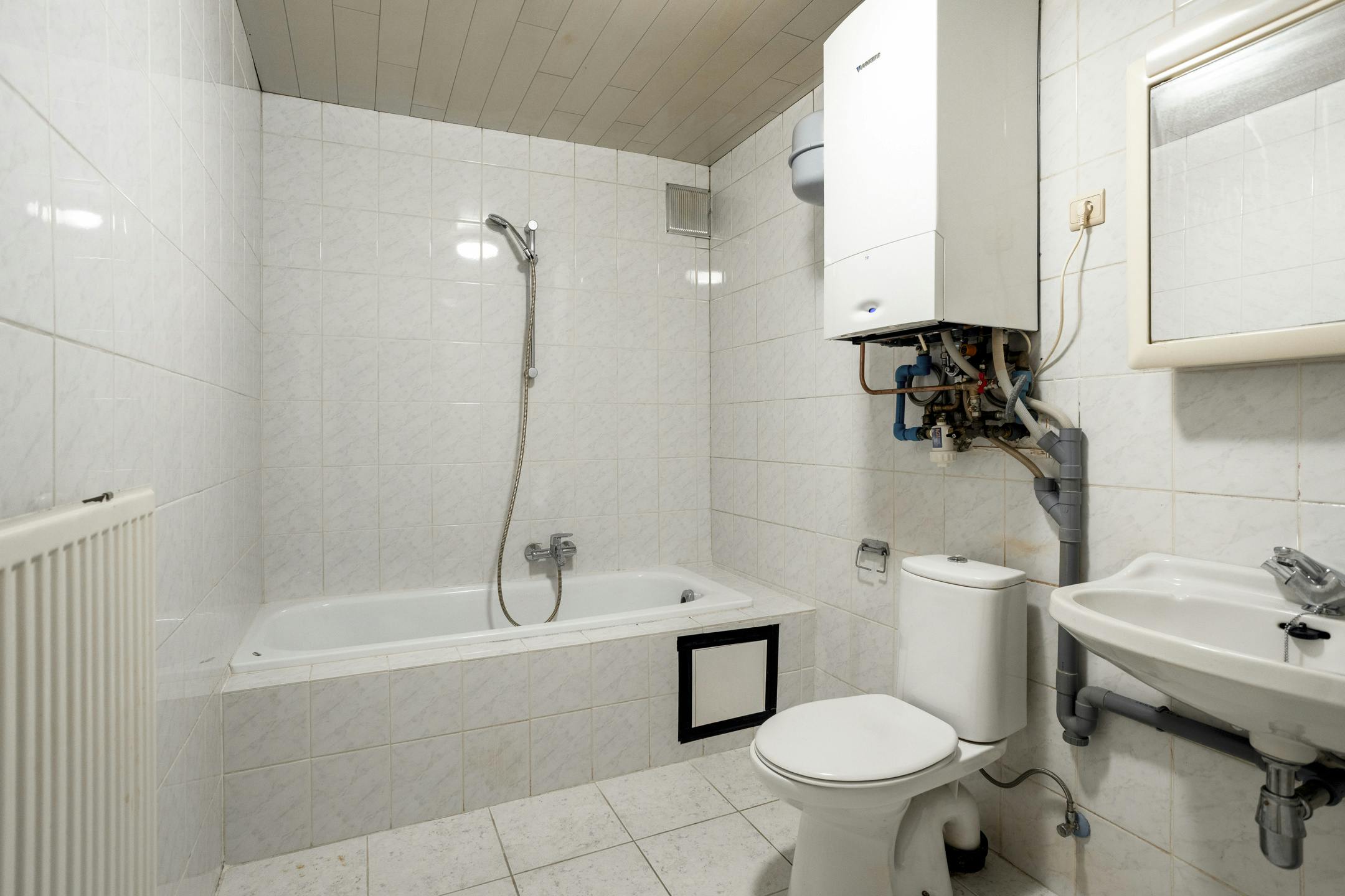 Te renoveren huis op een toplocatie in centrum Brugge foto 7