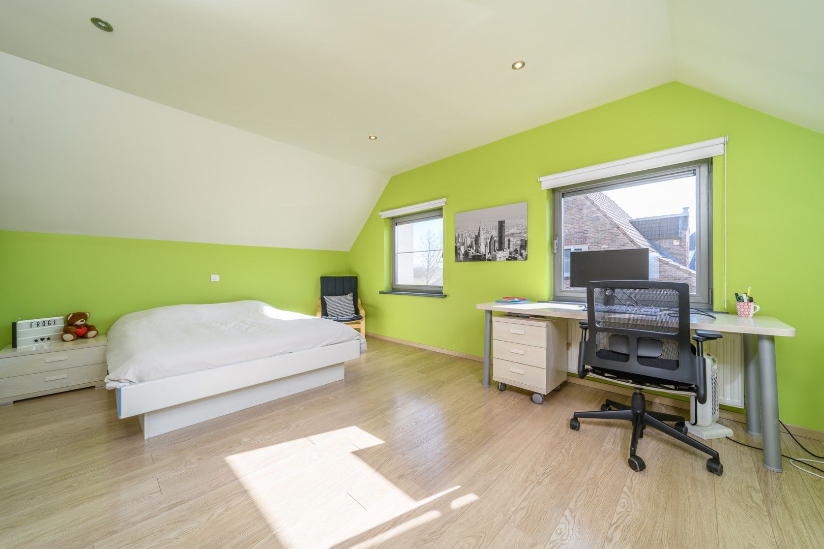 Zeer ruime en kwalitatief afgewerkte villa te Gijzegem foto 14