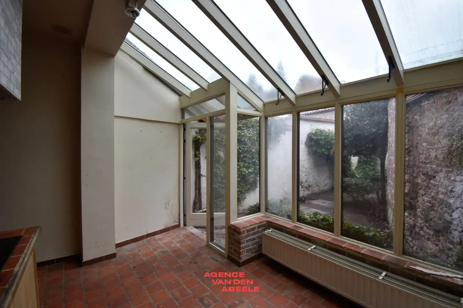 Klassevolle woning met 3 slaapkamers en tuin te Brugge  foto 8