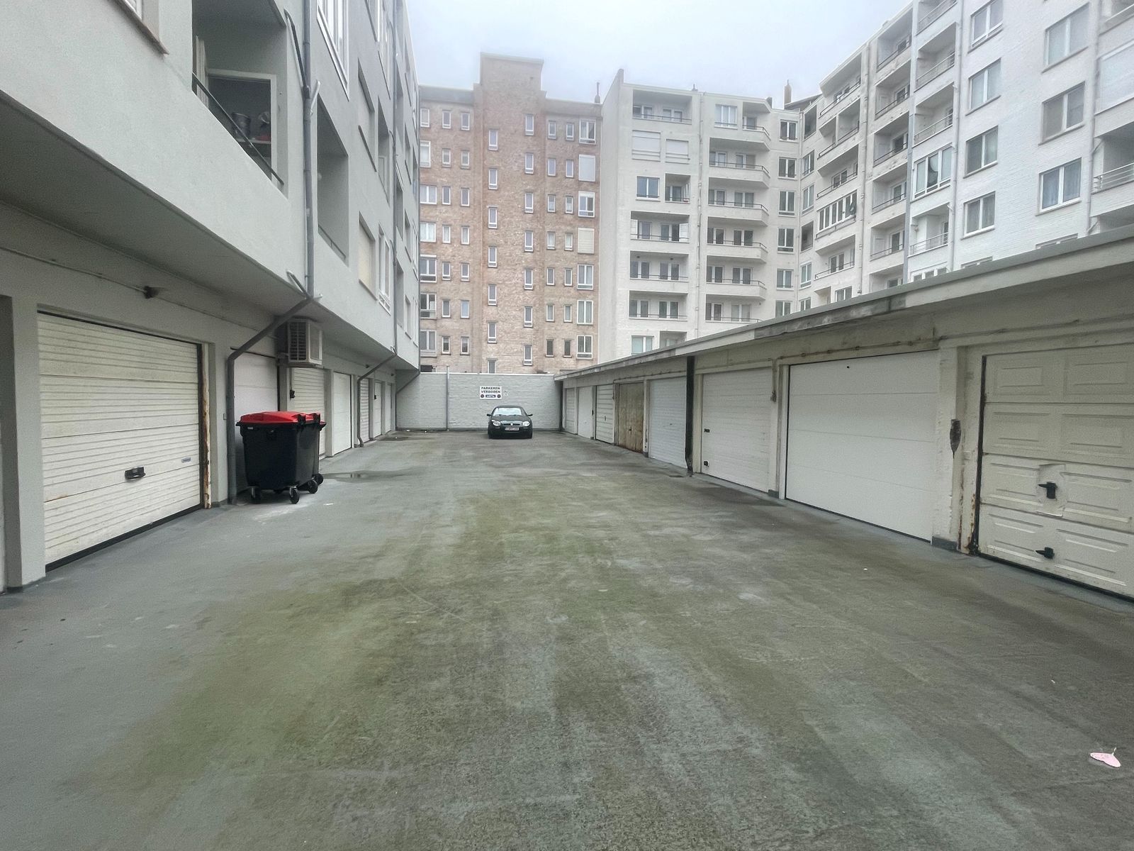 Garagebox in veilig complex, op wandelafstand van het strand foto 5