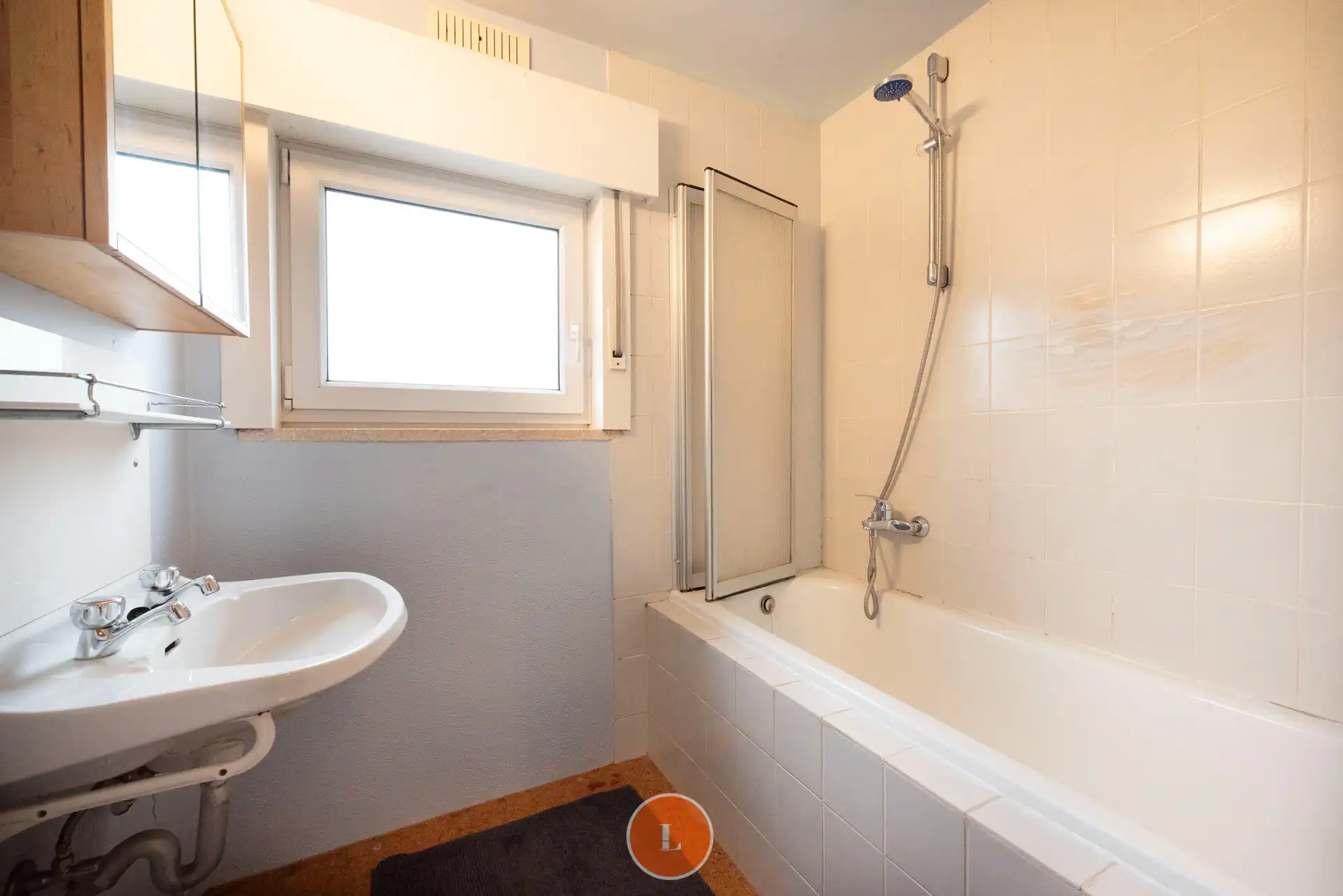 Op te frissen gezinswoning met 3 slaapkamers, tuin en garage. foto 10