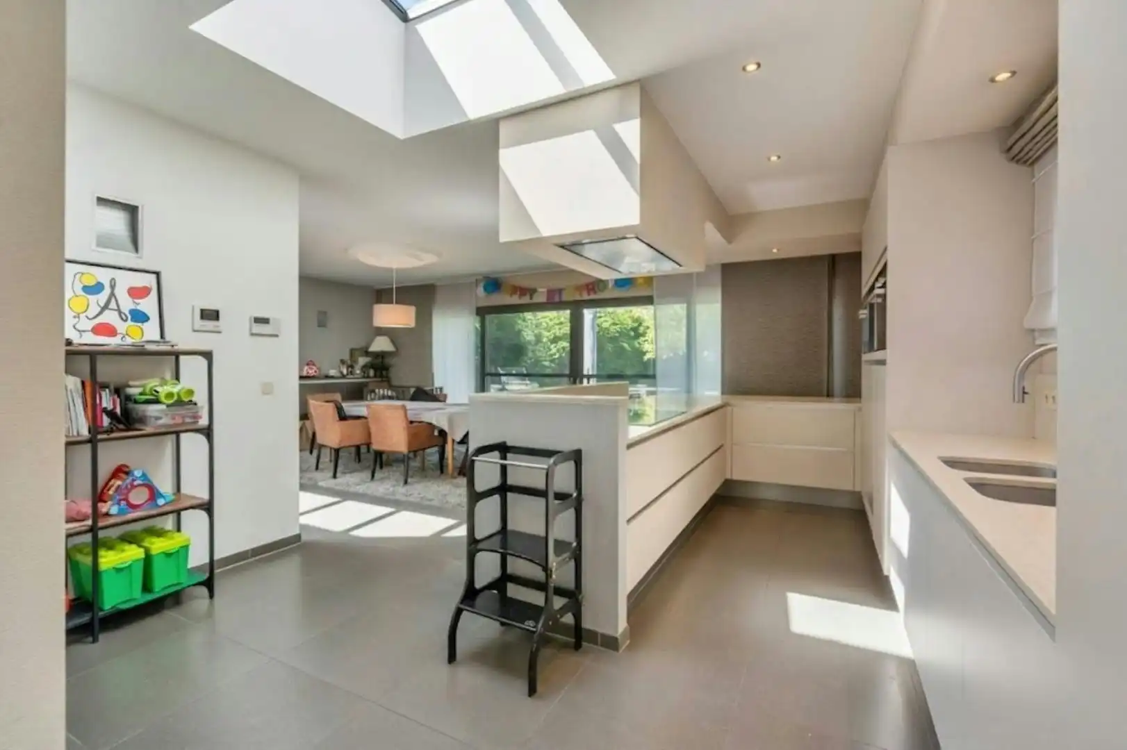 Gerenoveerde woning met praktijkruimte en 4 slaapkamers centrum Diepenbeek foto 5