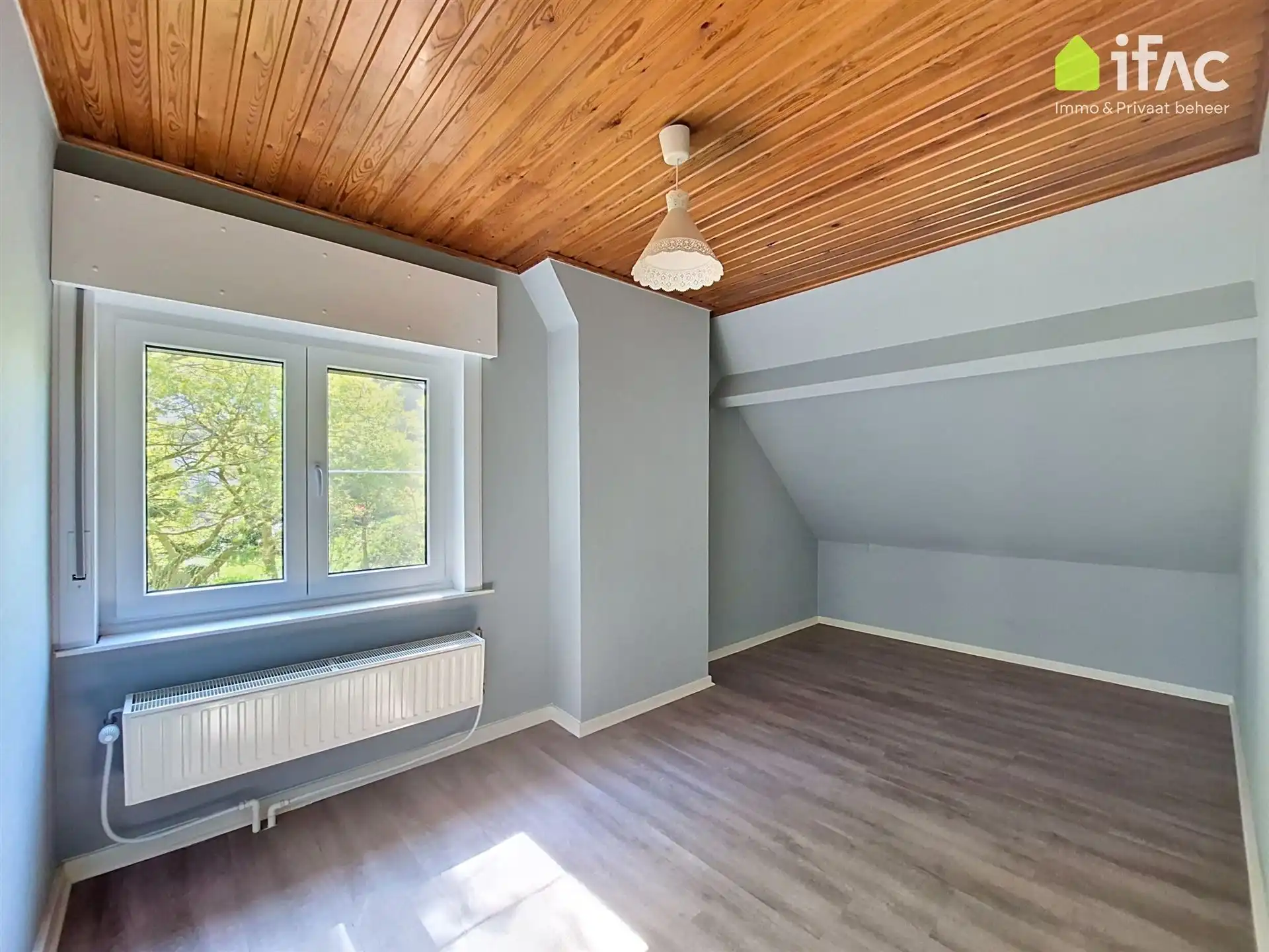 Te renoveren woning met recente ruime loods  foto 25