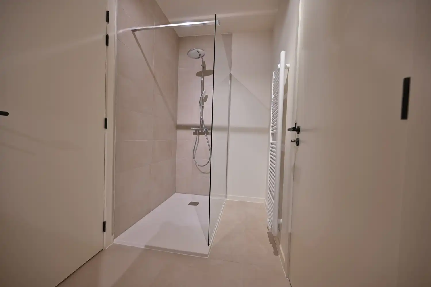 Compleet gerenoveerd appartement van 206 m² met 3 slaapkamers en 2 badkamers, gelegen aan de stadsrand van Hasselt foto 9