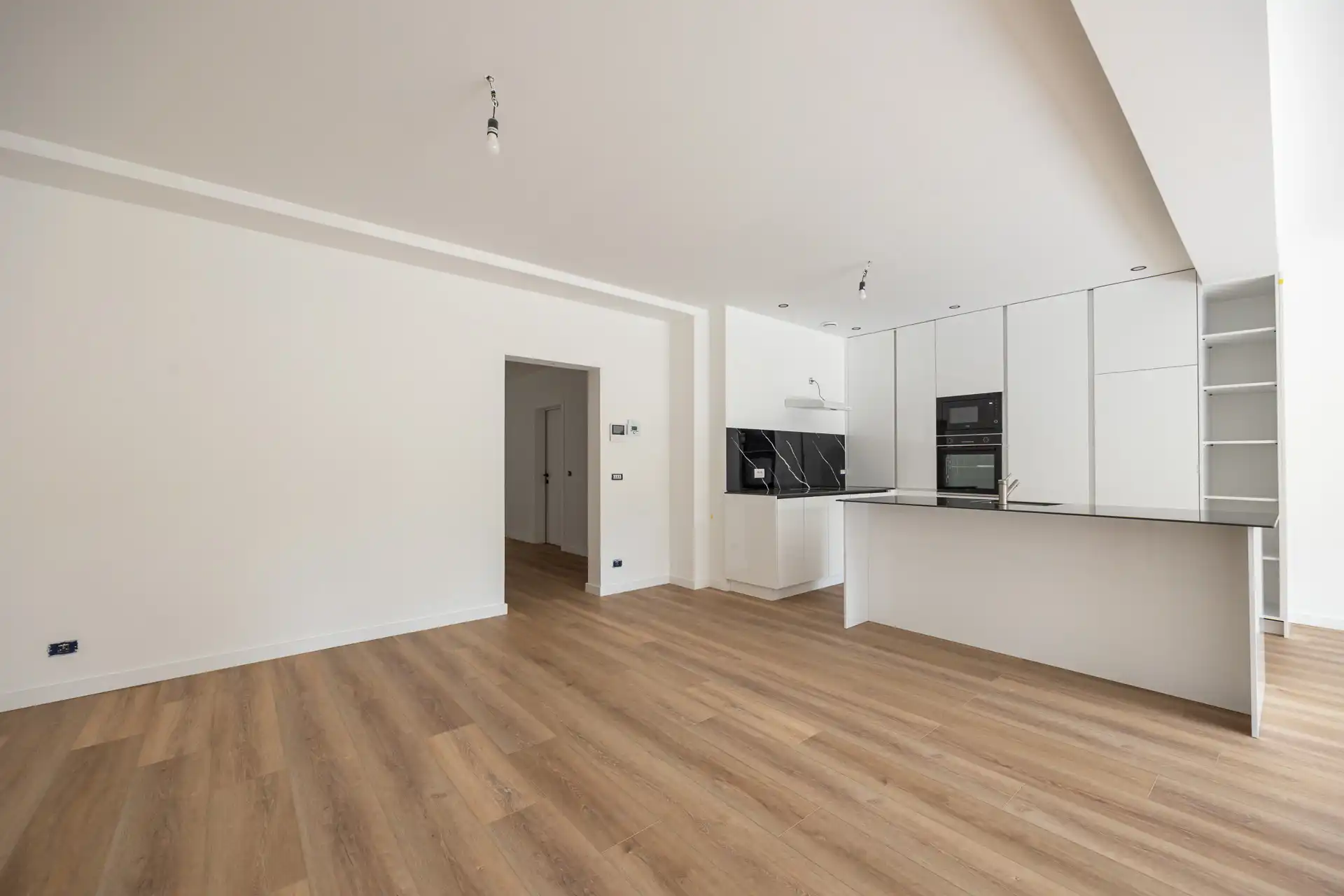Hoogwaardig gerenoveerd GLVL-appartement met 2 slpks en tuin foto 5