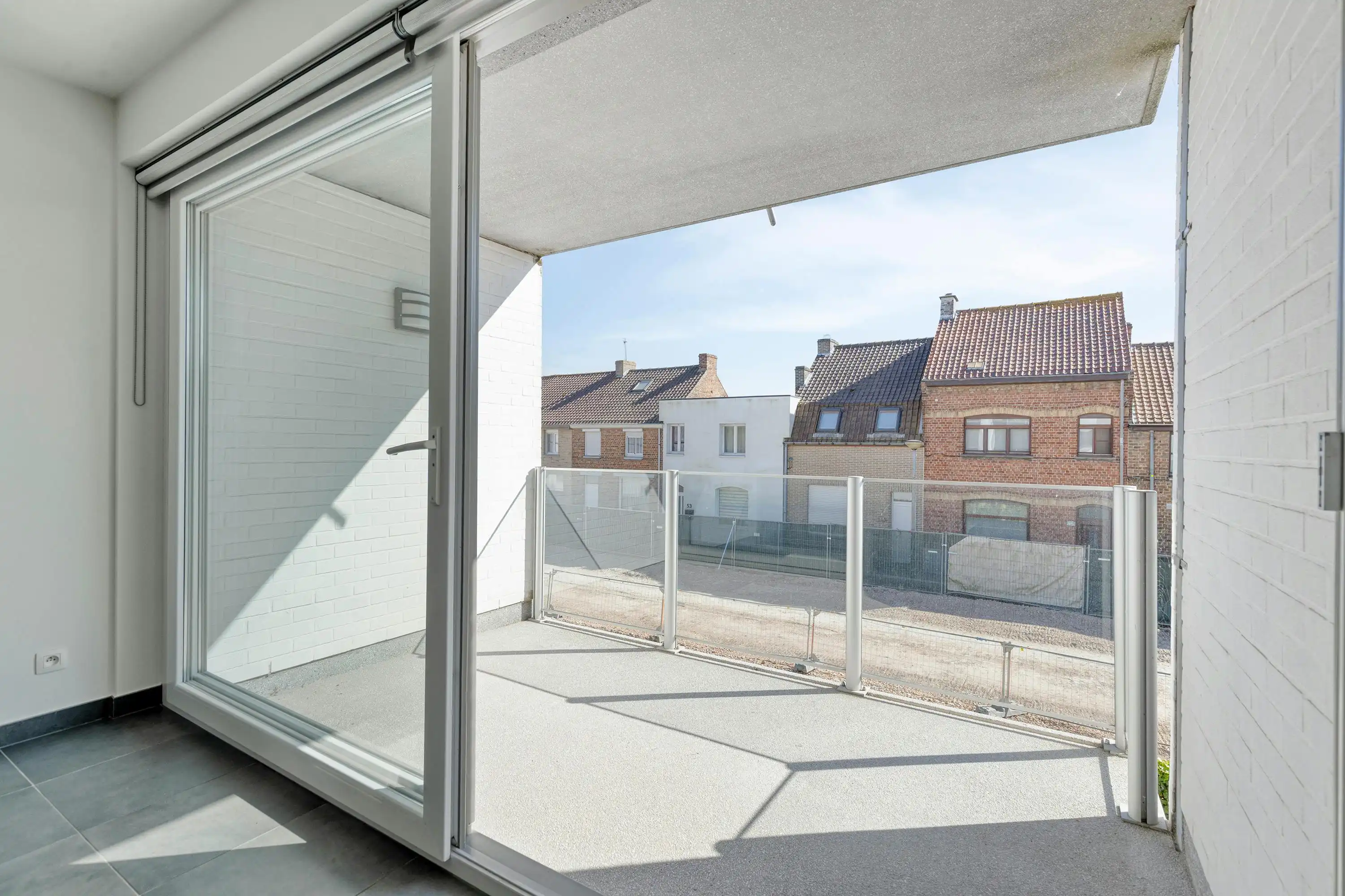 Appartement met 2 slaapkamers en staanplaats te Veurne. foto 9