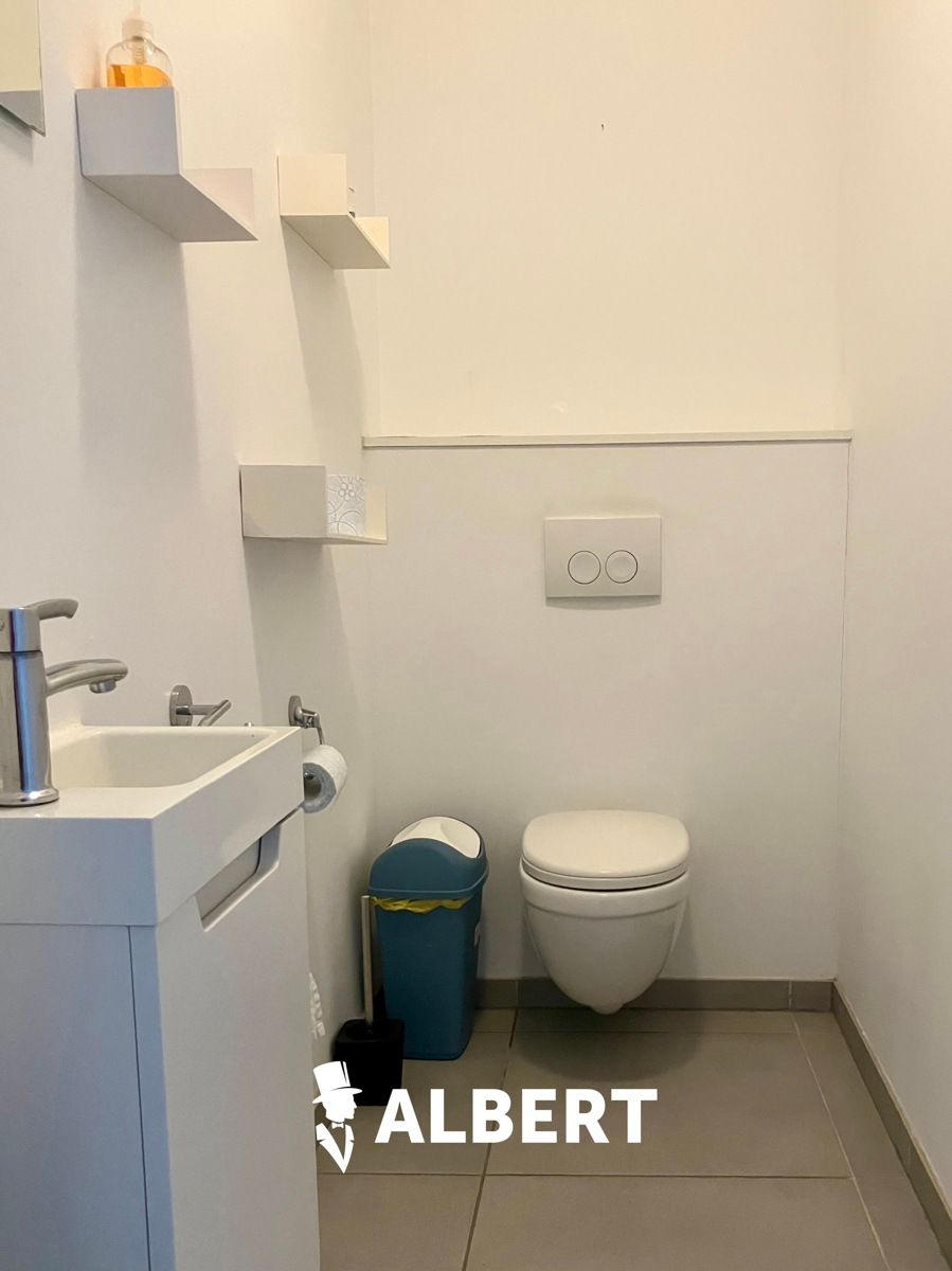 Ruim gemeubeld appartement met terras en 2 slaapkamers ! foto 19