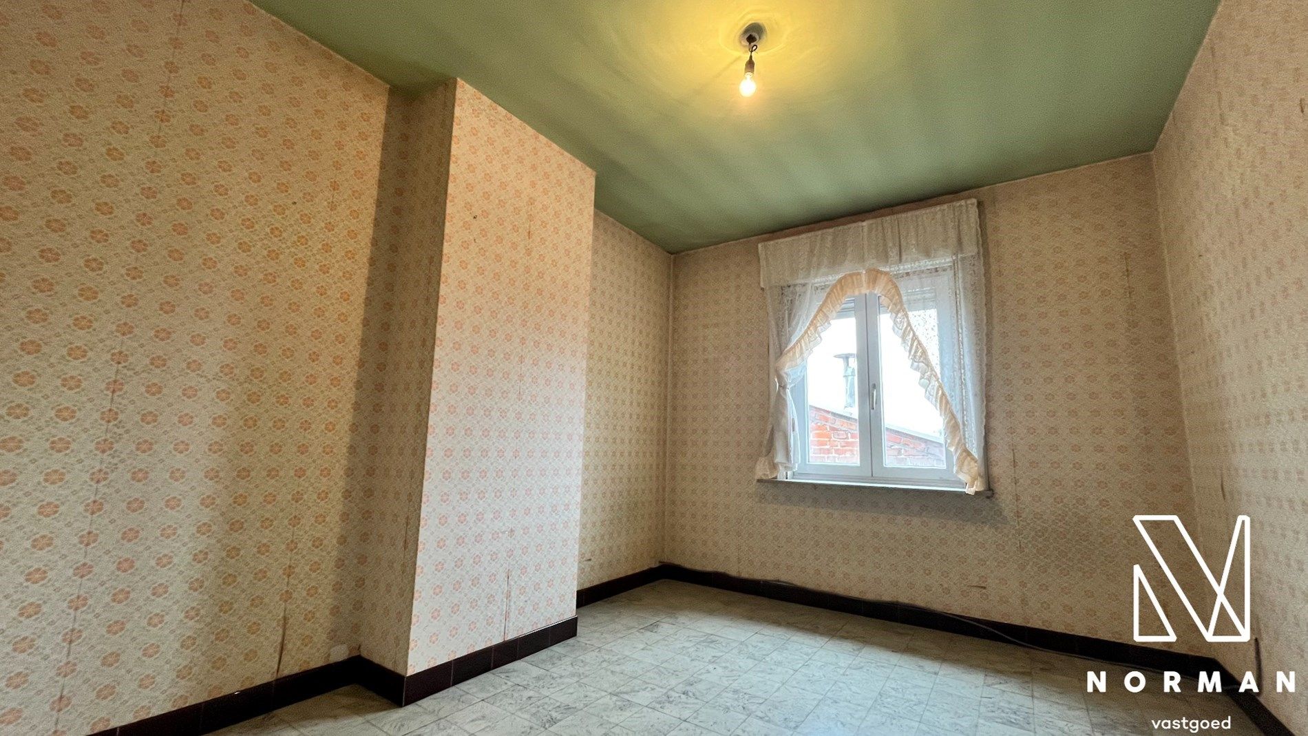 Sterke woning met mogelijks 5 kamers, 2 garages op 473 m² foto 13