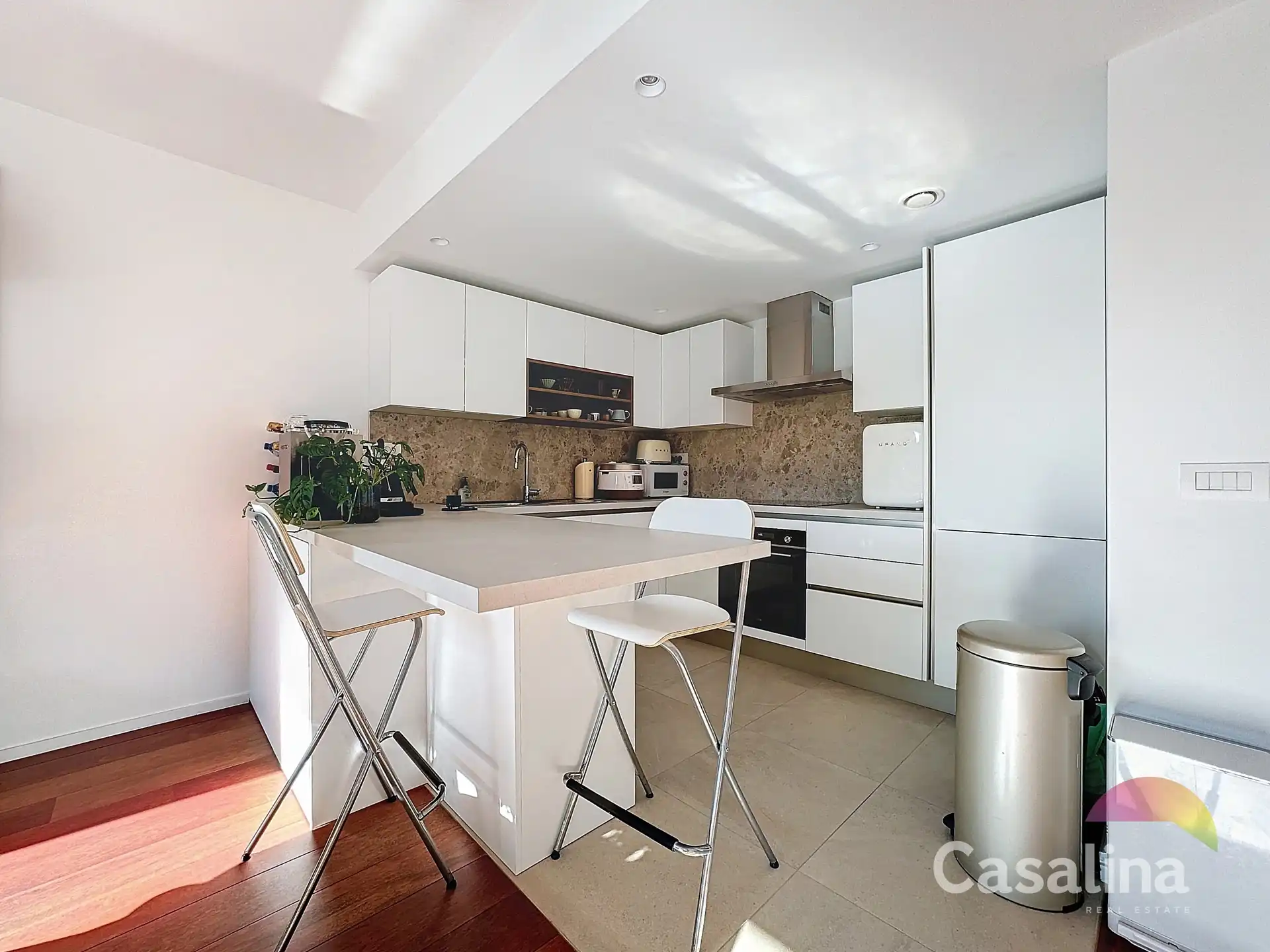 Twee-slaapkamer appartement (ongemeubeld) met terras foto 2