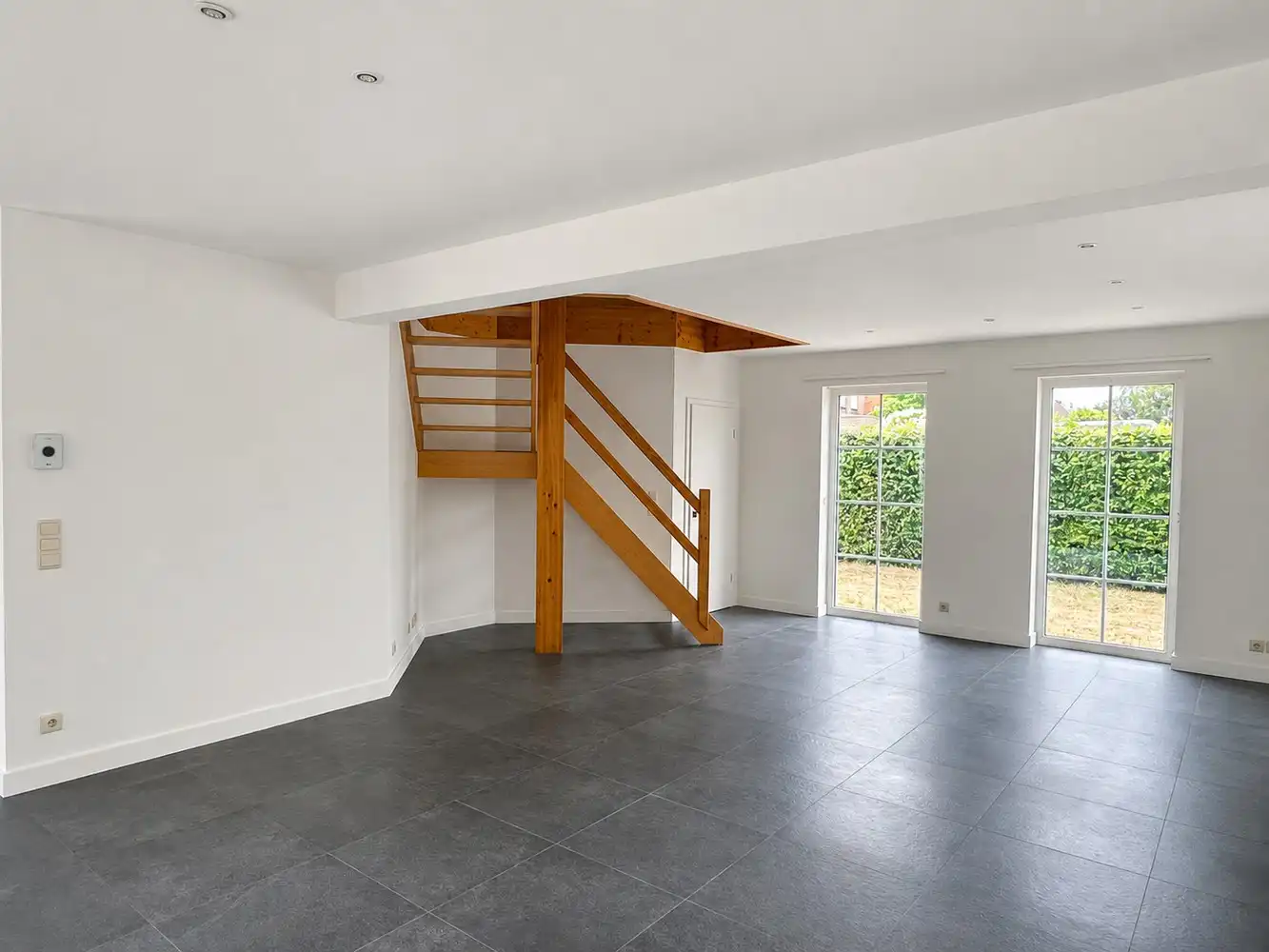 Vrijstaande woning met 3 slaapkamers en prachtige tuin op gunstige locatie in Lint foto 3