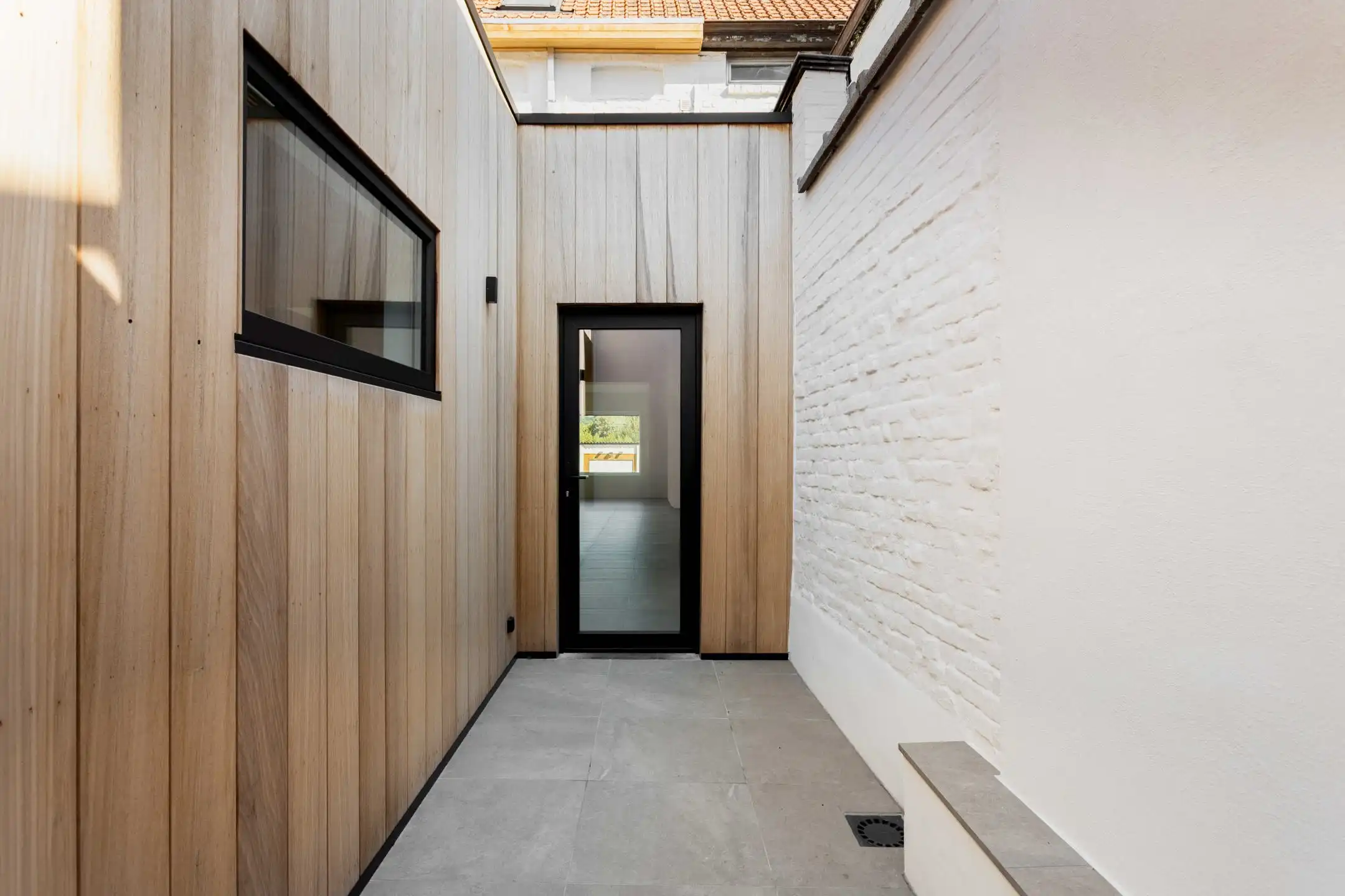 Volledige gerenoveerde, energetische woning met stadskoer! foto 11