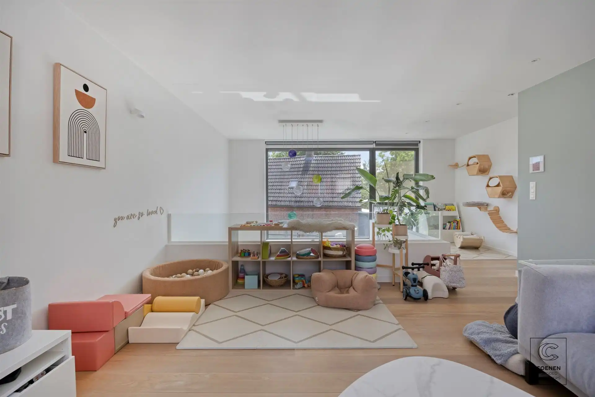 Instapklare woning met 3 slpk, 196 m2 bew. opp te Brasschaat foto 8