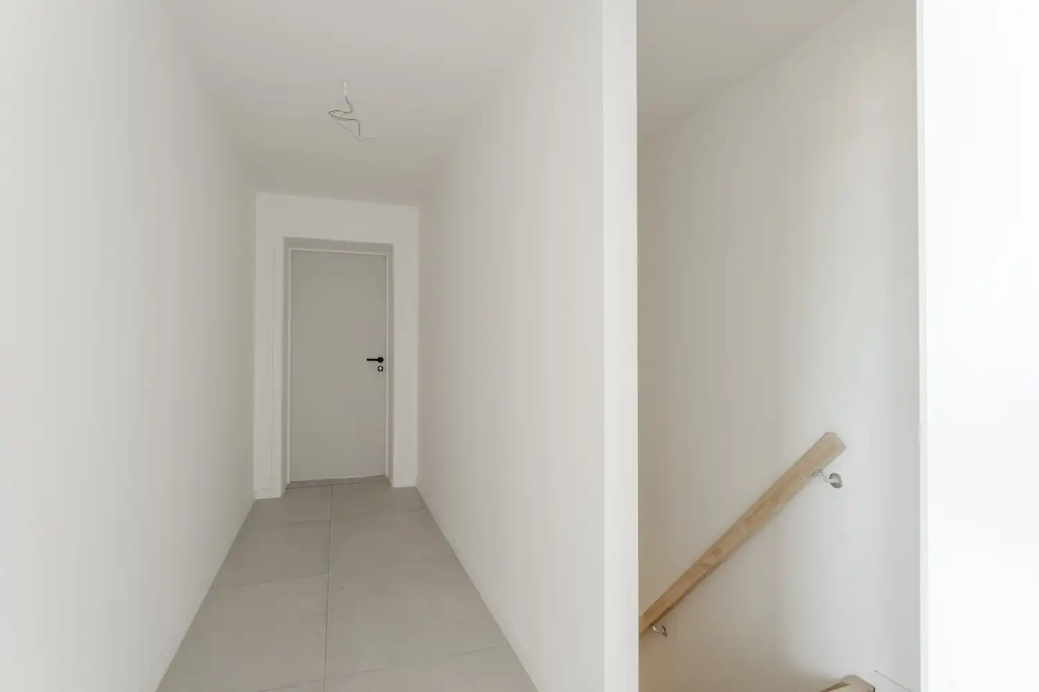 Volledig vernieuwd appartement op de bovenste verdieping – instapklaar wonen foto 2