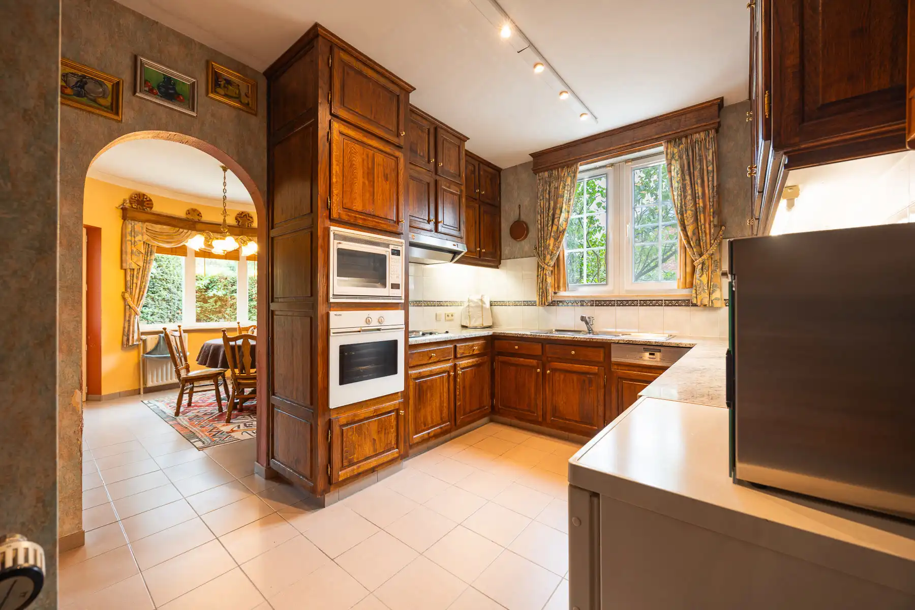 Statige villa met uitzonderlijk veel ruimte en potentieel  foto 5