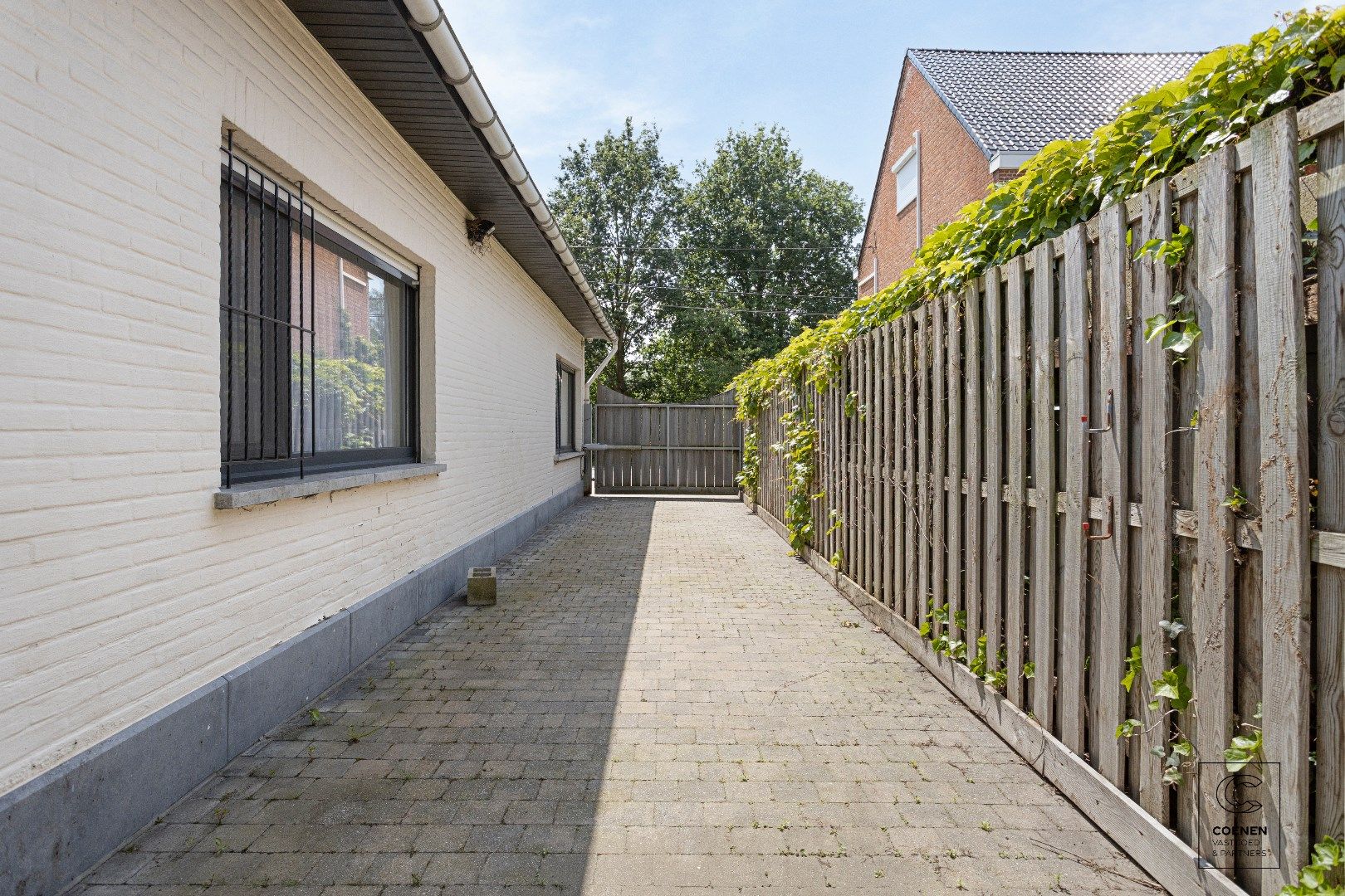 Charmante gelijkvloerse villa met zwembad op 1359m² grond foto 20