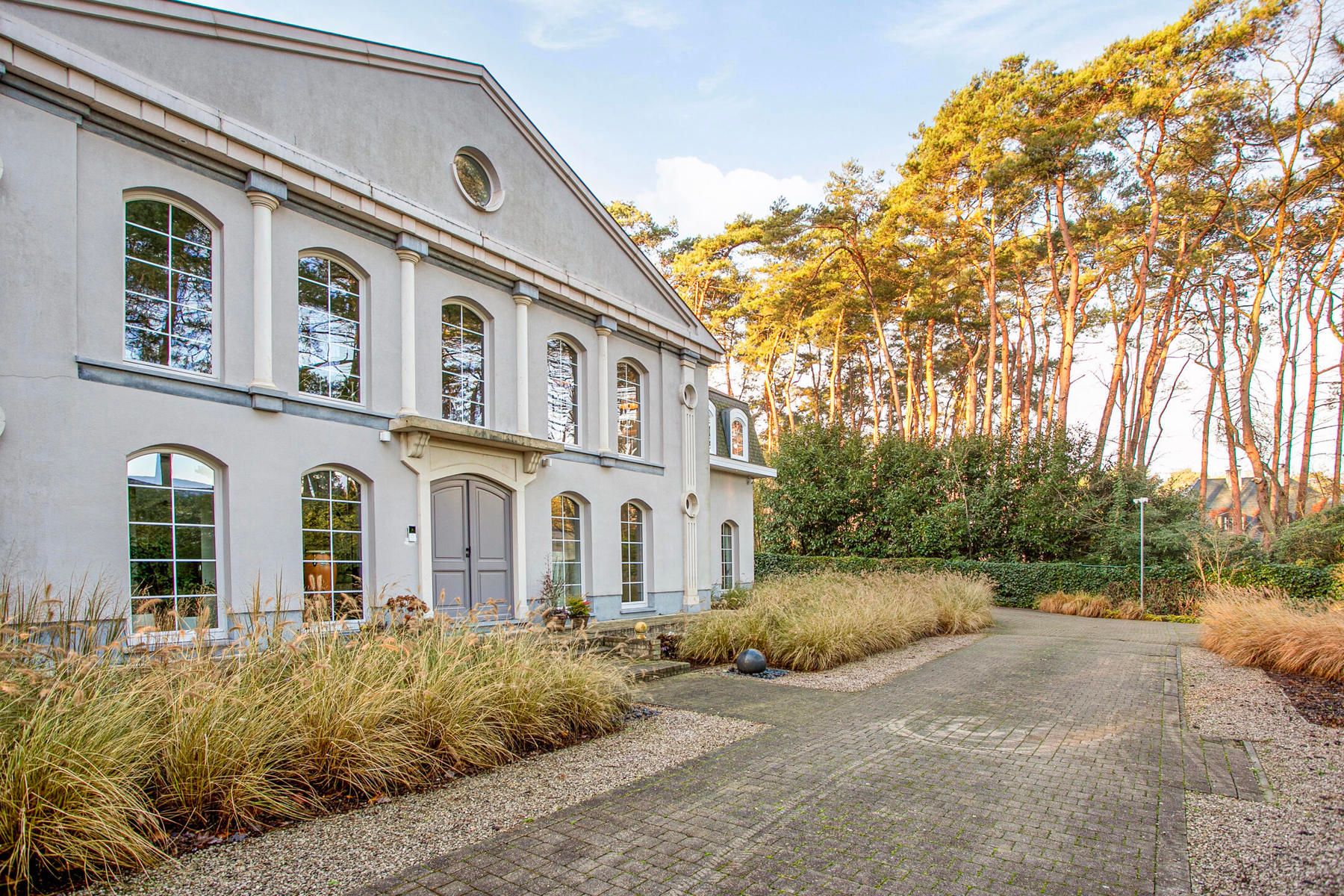 State-of-the-art villa op 3.835 m² te KEERBERGEN foto 2