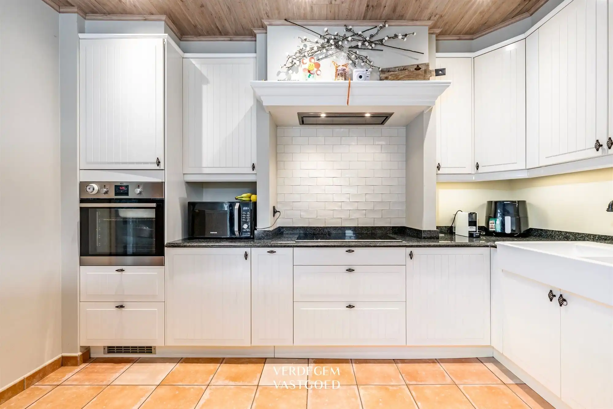 Sfeervolle, energiezuinige halfopen woning met drie slaapkamers en prachtig tuinatelier foto 10