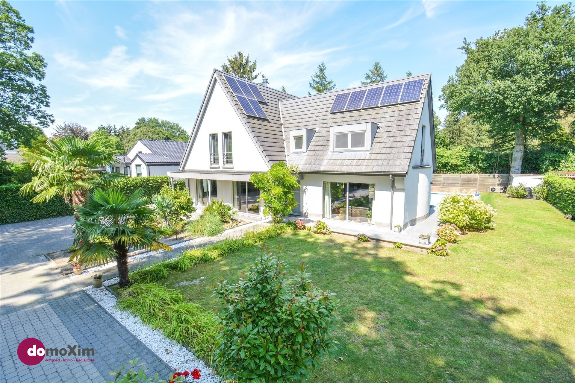 Prachtig en stijlvol gerenoveerde villa met 4 slaapkamers en zwembad in Bonheiden foto 1