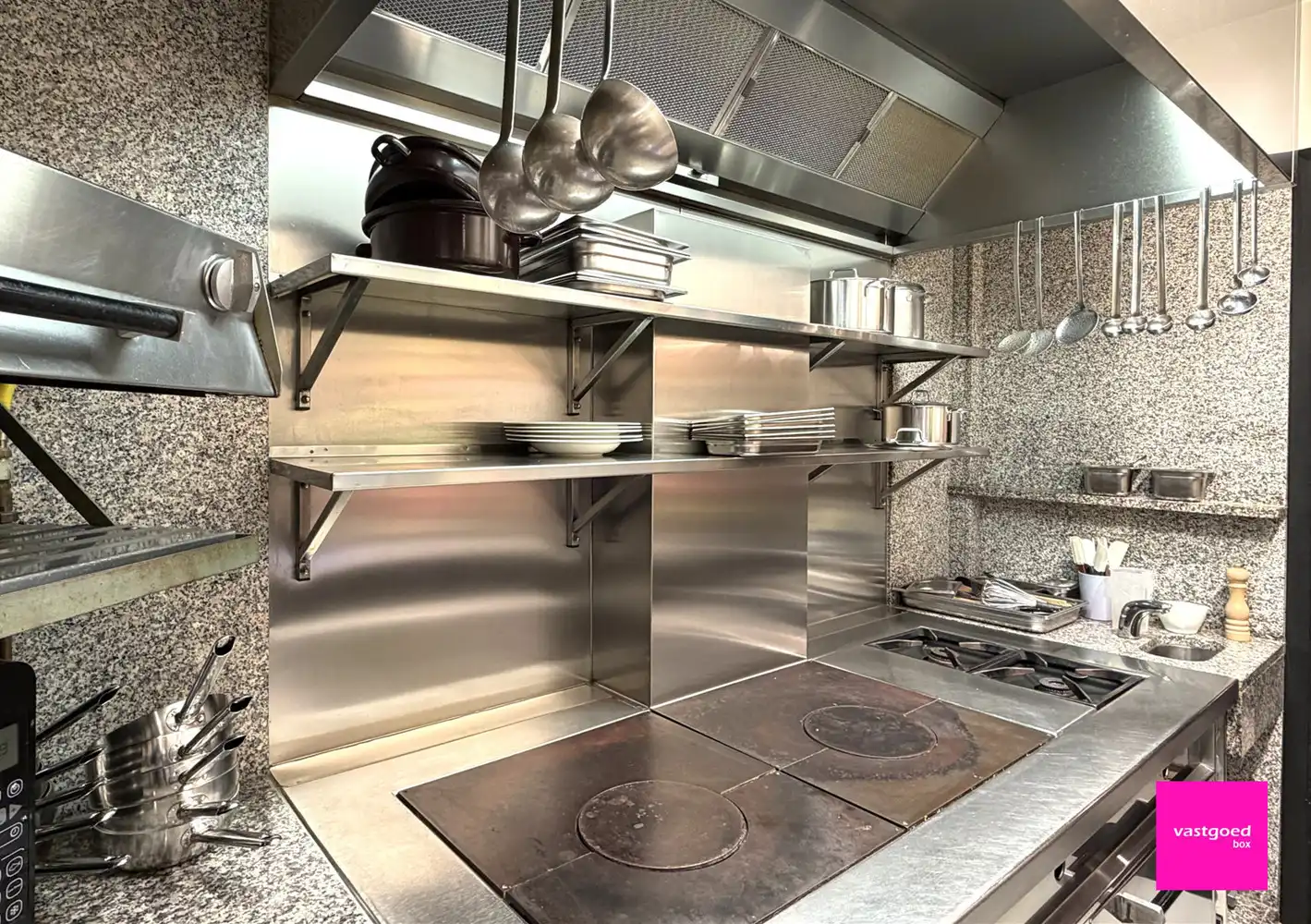 Veelzijdig handelspand met woonst op topligging nabij zee – Oostende/Mariakerke foto 14