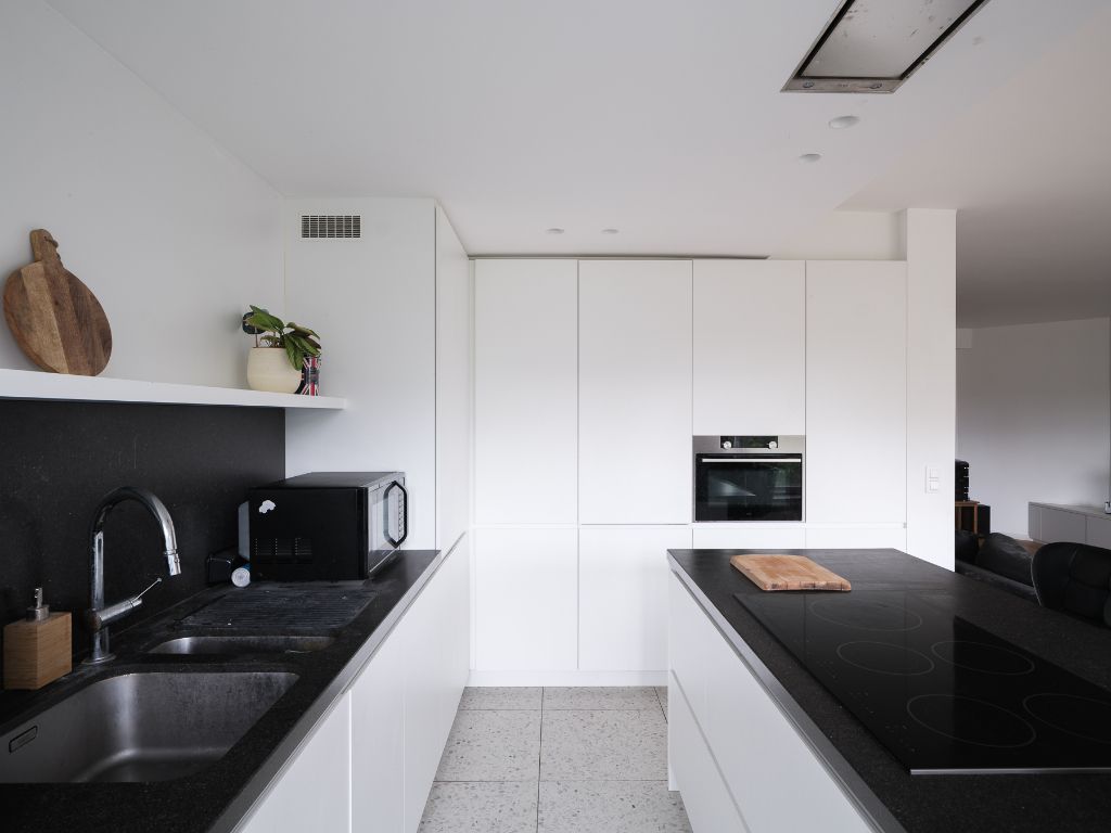 Knap gerenoveerd 3-slaapkamer appartement foto 8