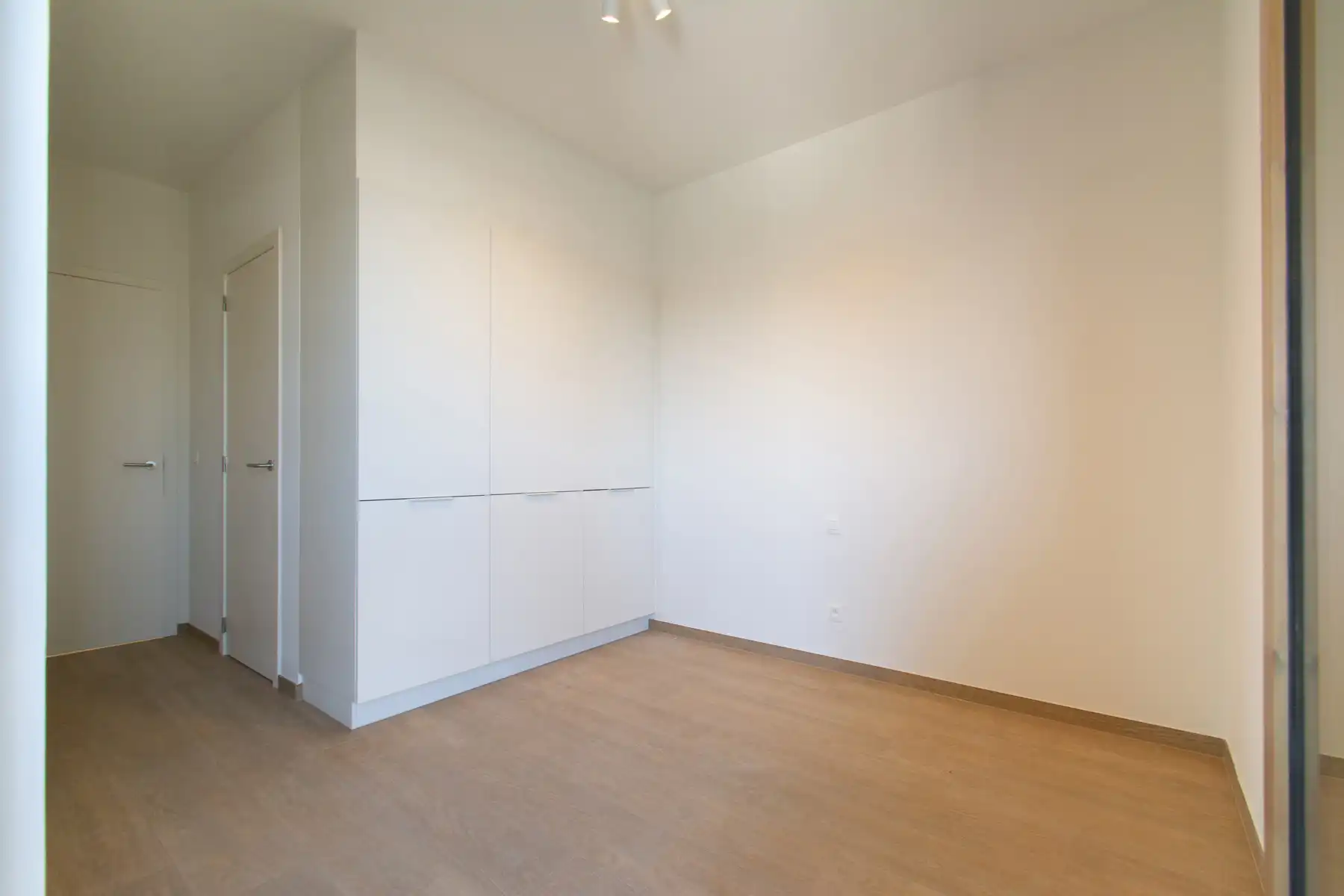 Rustig en comfortabel 2slpk appt. met zicht op park  foto 13