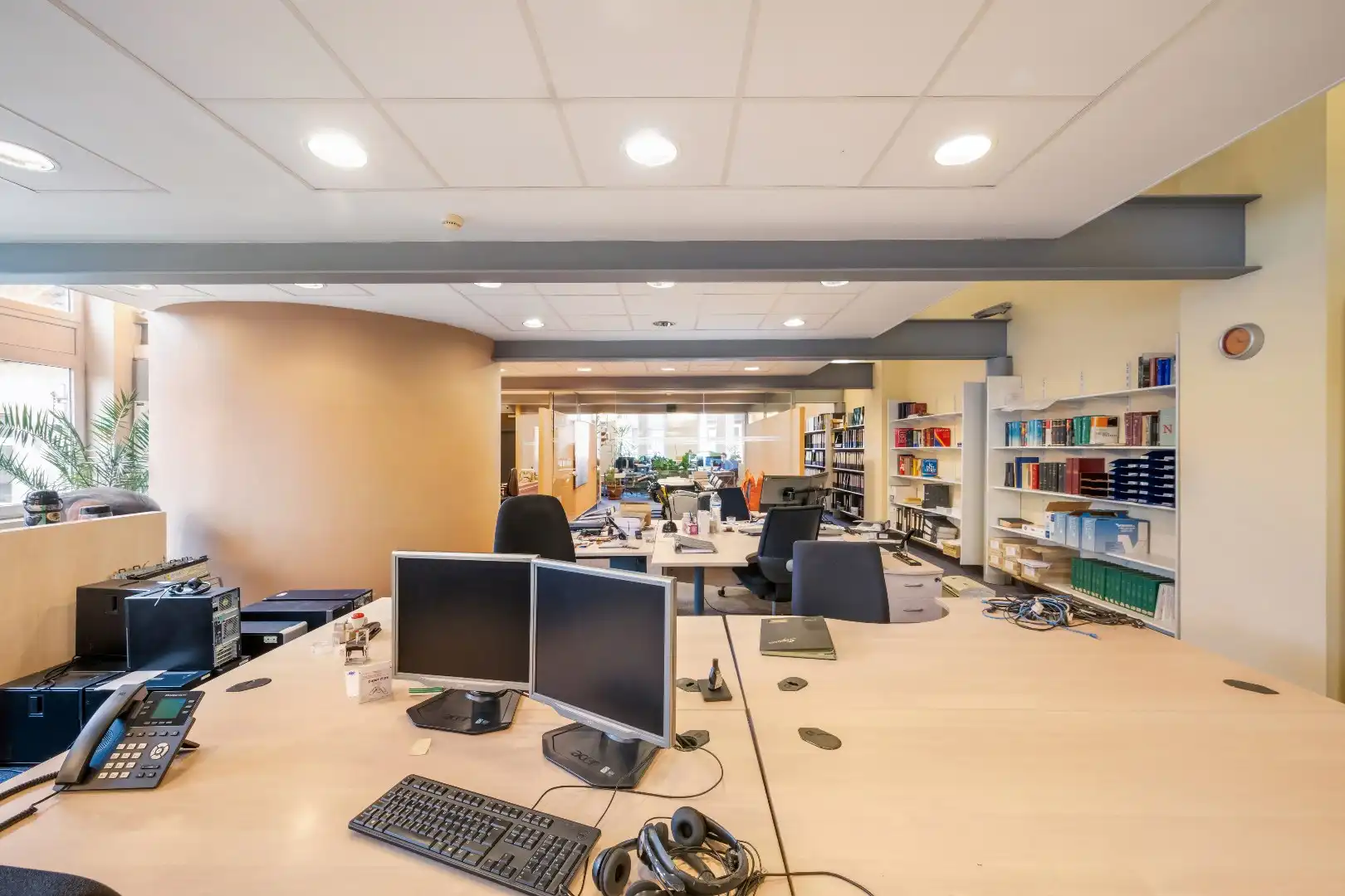 Uniek kantoor met privatieve woonruimte foto 7