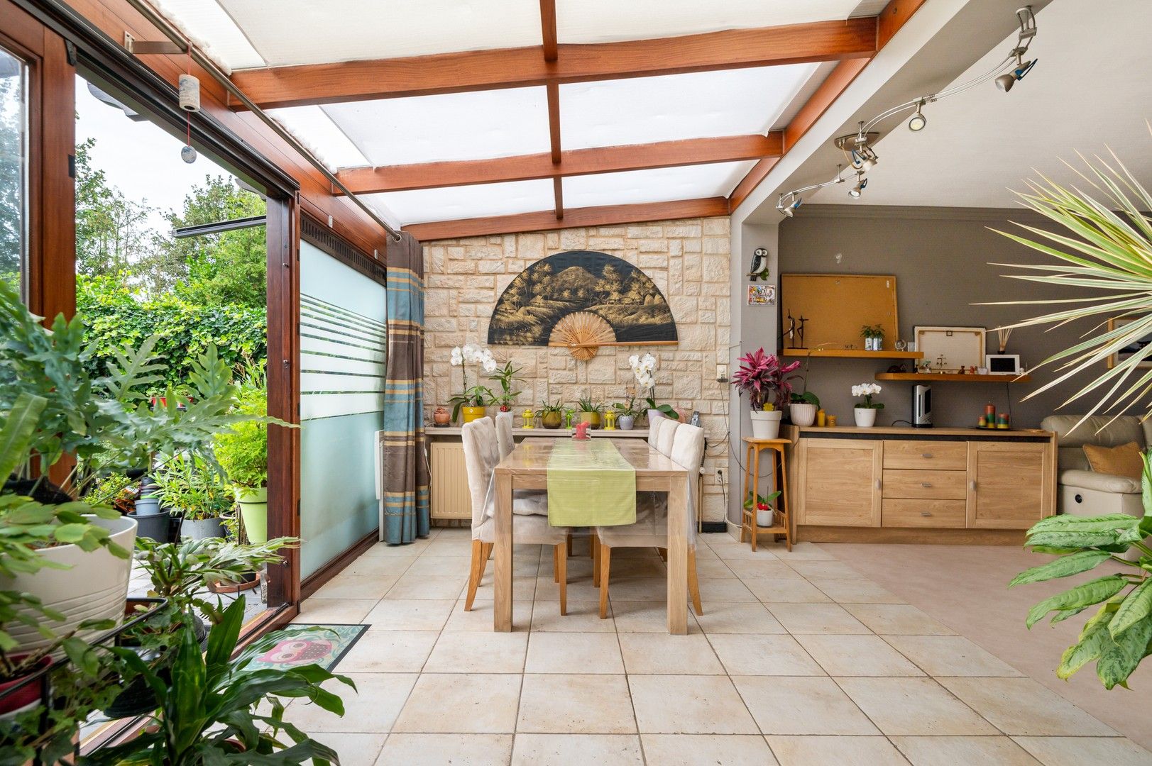 Lichtrijke woning met ZW tuin, oprit en garage te Ekeren foto 5