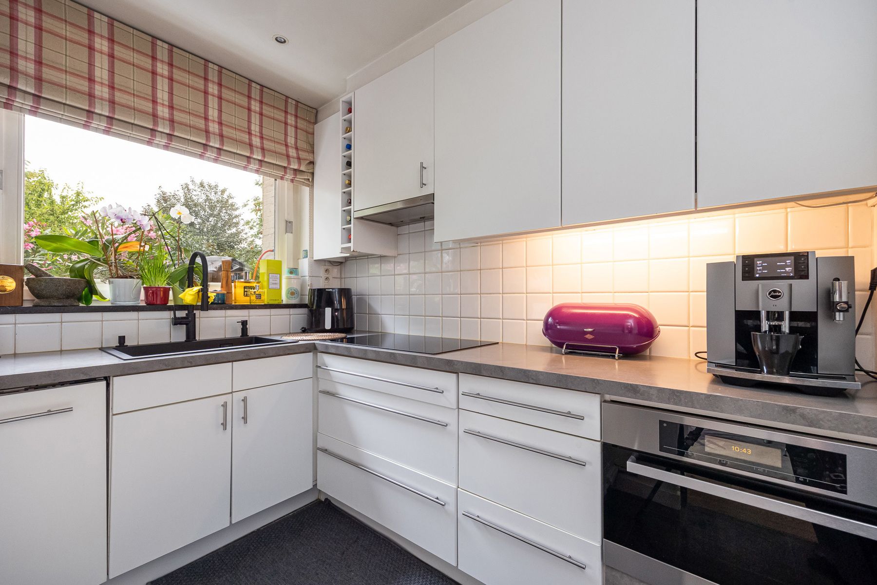 Instapklare woning met 3 à 4 slpks, praktijkruimte en garage foto 11
