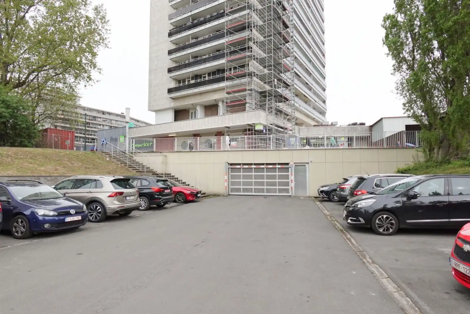 3 garages te koop in Anderlecht foto 2