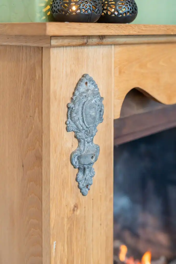 Charmante woning met o.a. 5 kamers en bureau foto 5