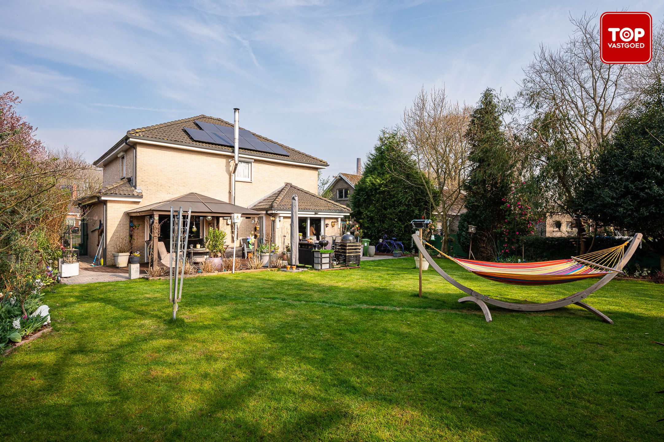 Ruime alleenstaande villa met 3 slaapkamers en tuin van 1001m². foto 2