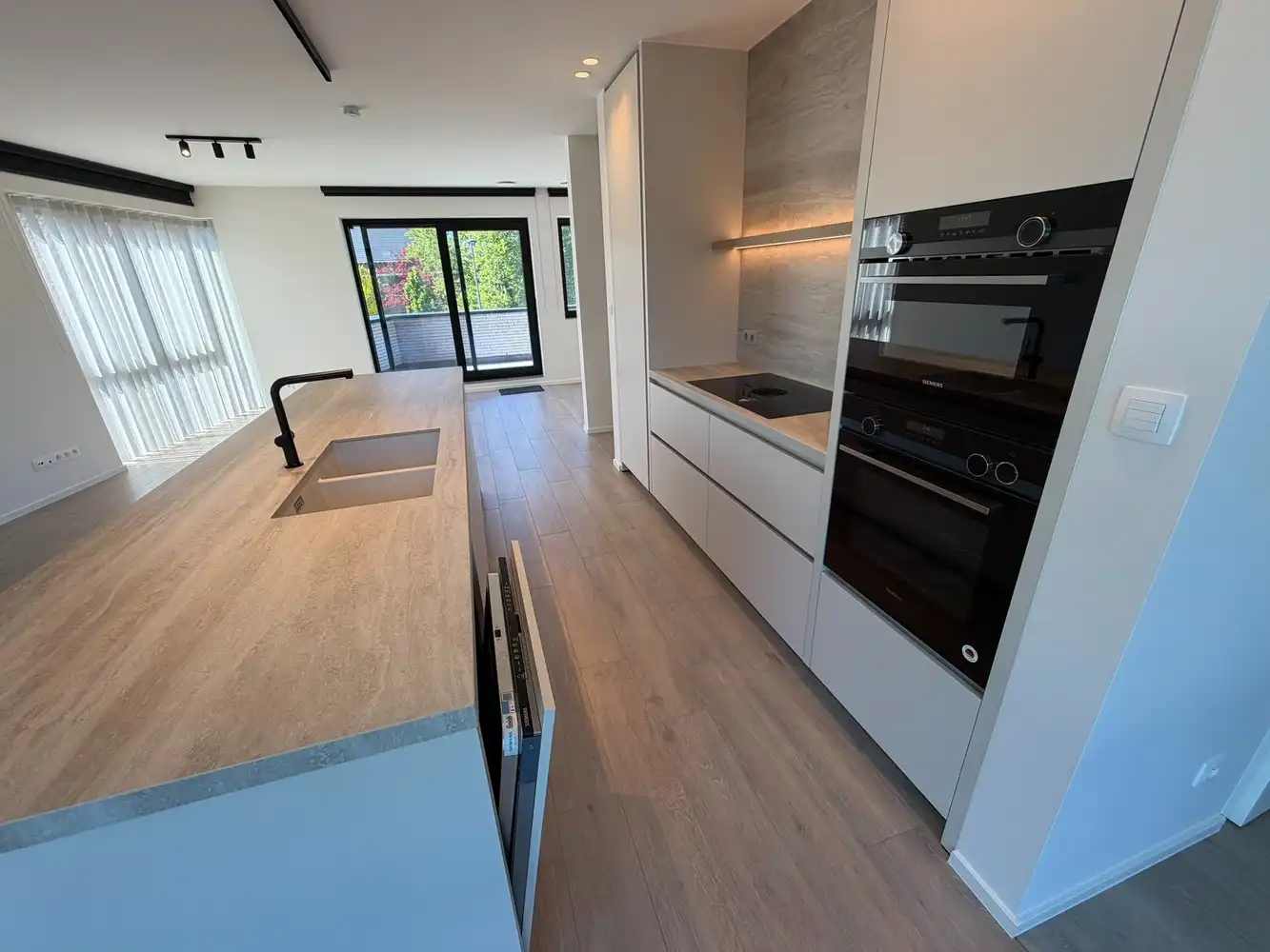 Genk, Weg naar As 194 bus 21: Luxueus en energieneutraal nieuwbouwappartement met 1 slaapkamer en 2 grote terrassen ! foto 12