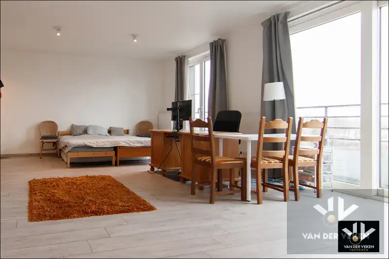 Lichtrijke studio met loftgevoel en terras op een Top locatie foto 6