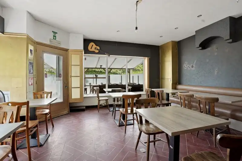 Commercieel pand met woonst en feestzaal op zichtbare locatie te Tielt 🏠 foto 5