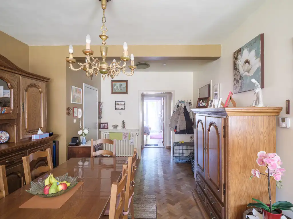 Stijlvol tweeslaapkamerappartement met mid-century karakter nabij Gent-Sint-Pieters foto 5