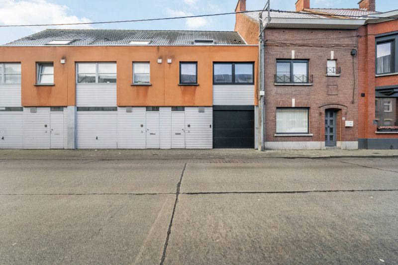 Roeselare - Stadsrand :  Gerenoveerde bel-etagewoning nabij het centrum opp 120 m2 bewoonbare oppervlakte 3 slpks foto 2