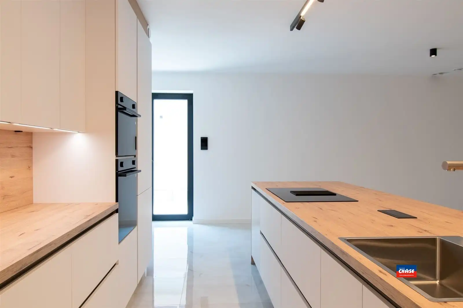 Nieuwbouwwoning met 4 slpks, 3 badk en tuin foto 8