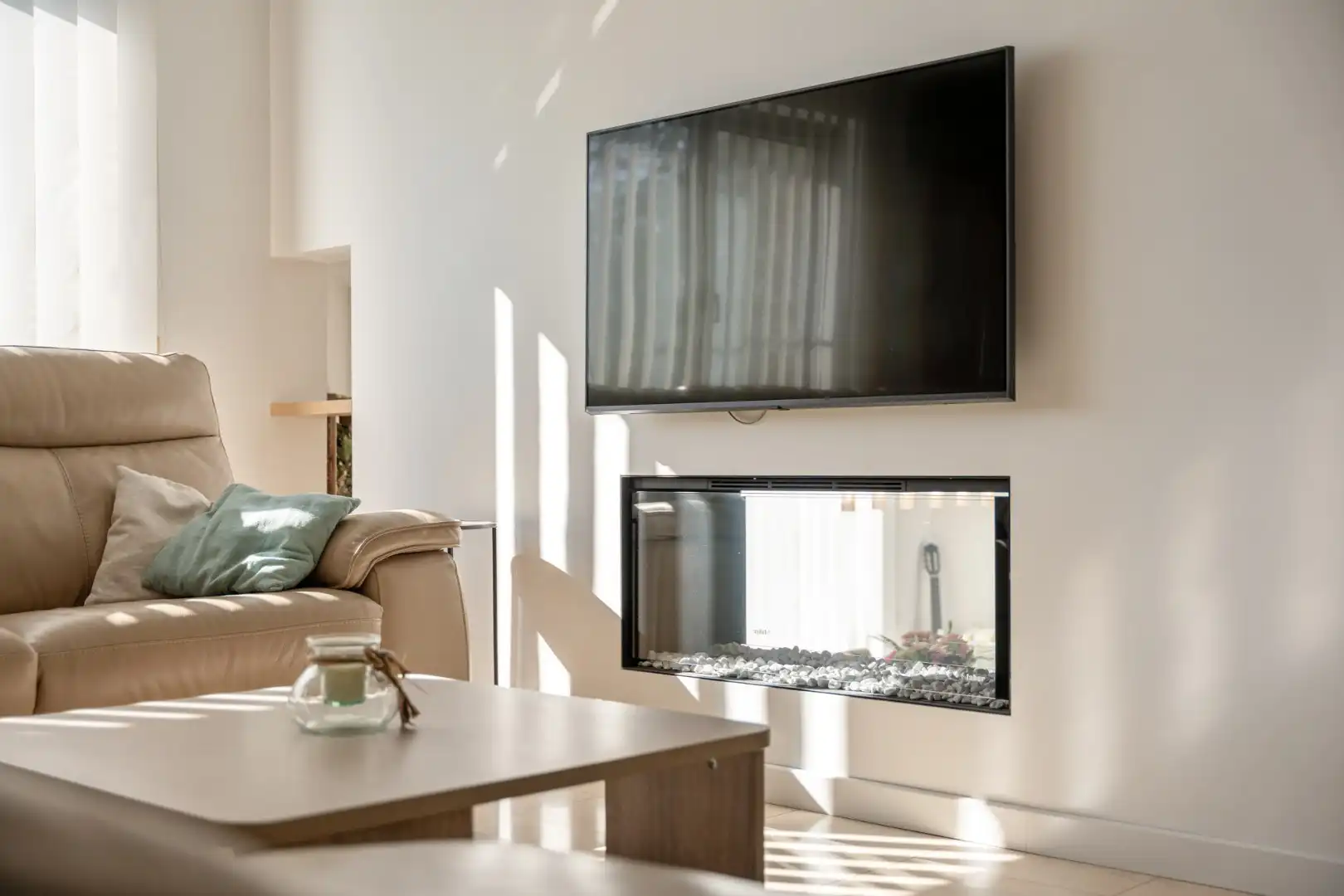 Zeer ruime, goed afgewerkte woning met diverse mogelijkheden nabij het centrum van Maaseik! foto 16