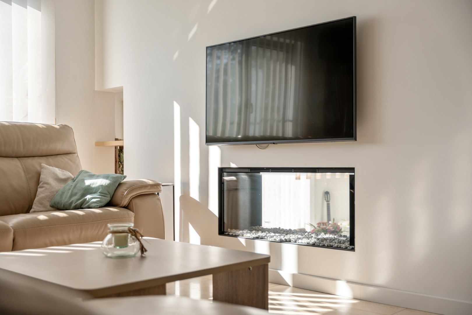 Zeer ruime, goed afgewerkte woning met diverse mogelijkheden nabij het centrum van Maaseik! foto 16