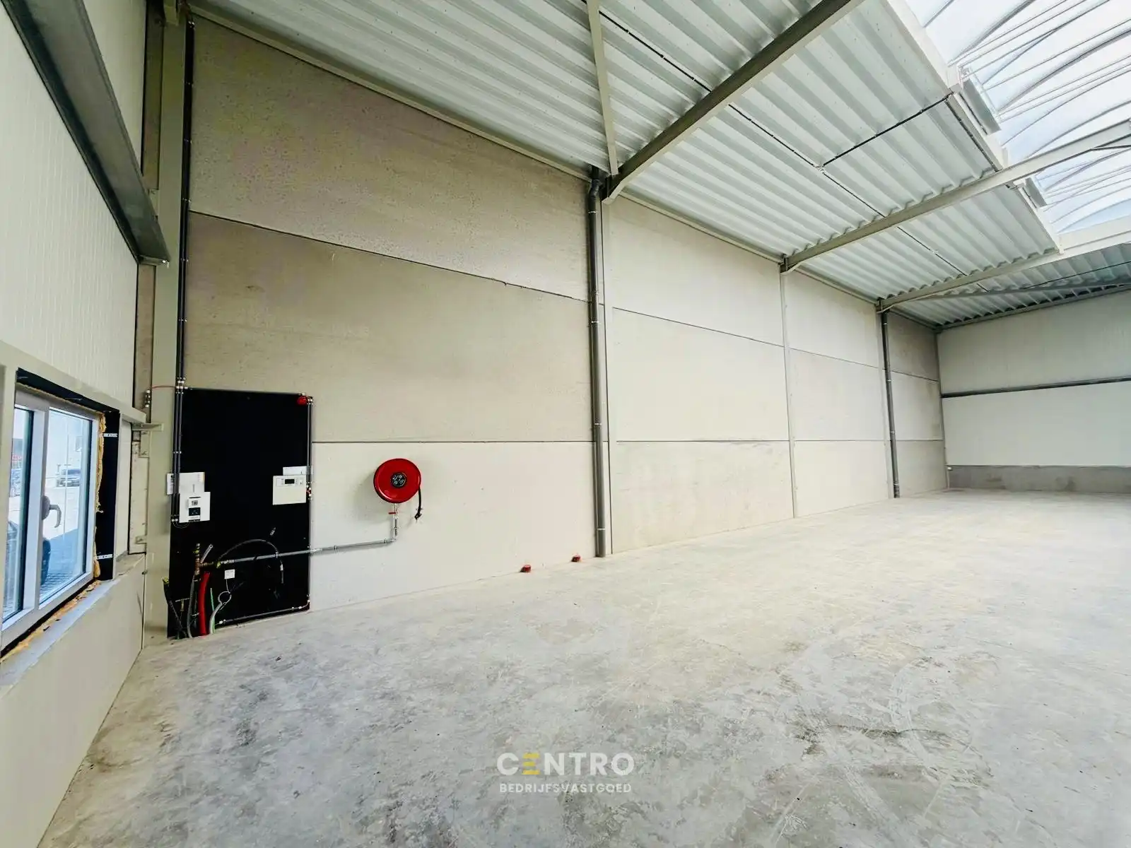 NB MAGAZIJN (304m²) te huur, inclusief 2 parkeerplaatsen te Blankenberge foto 6