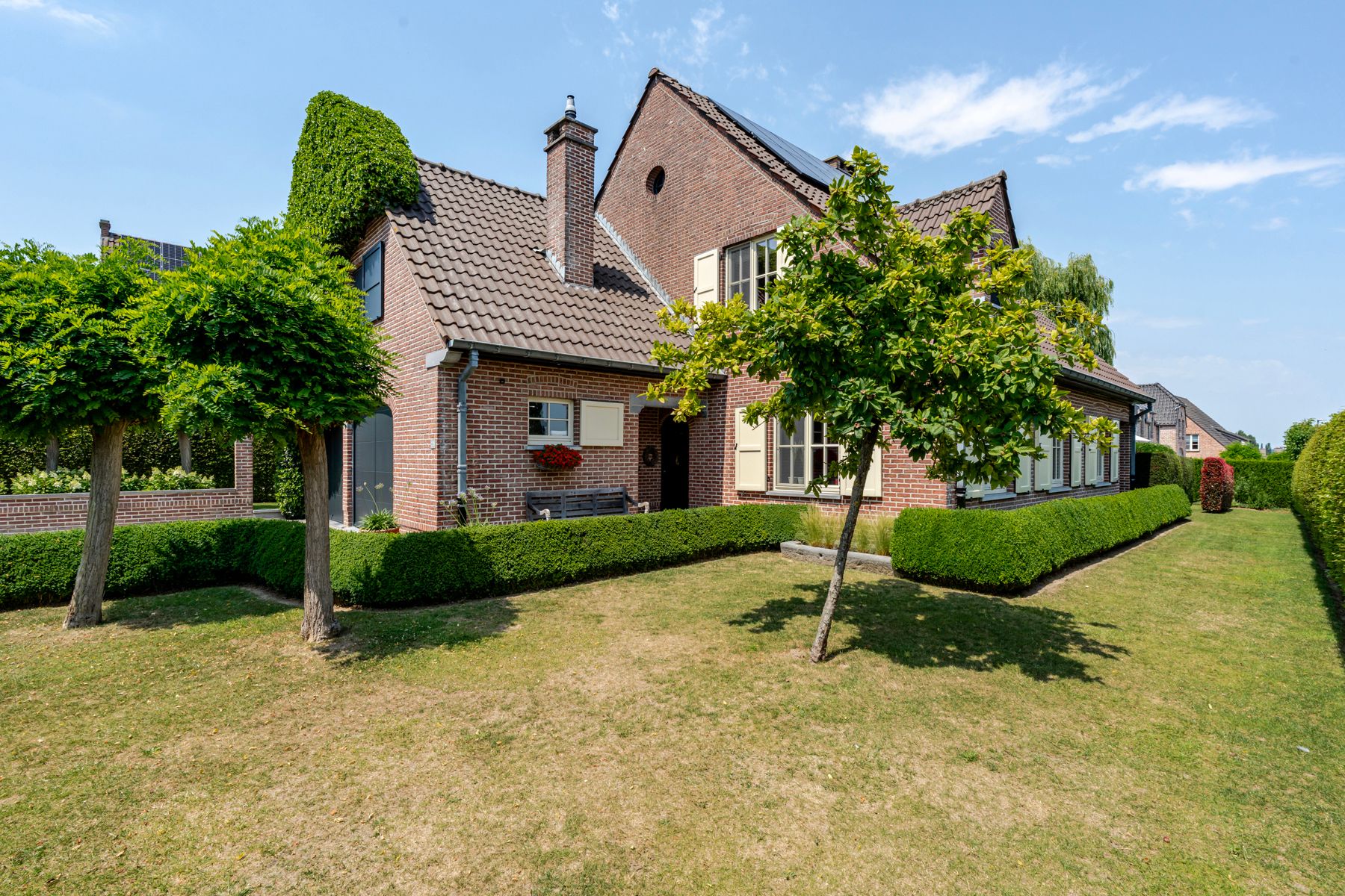 Villa te koop in het landelijke Galmaarden. foto {{pictureIndex}}