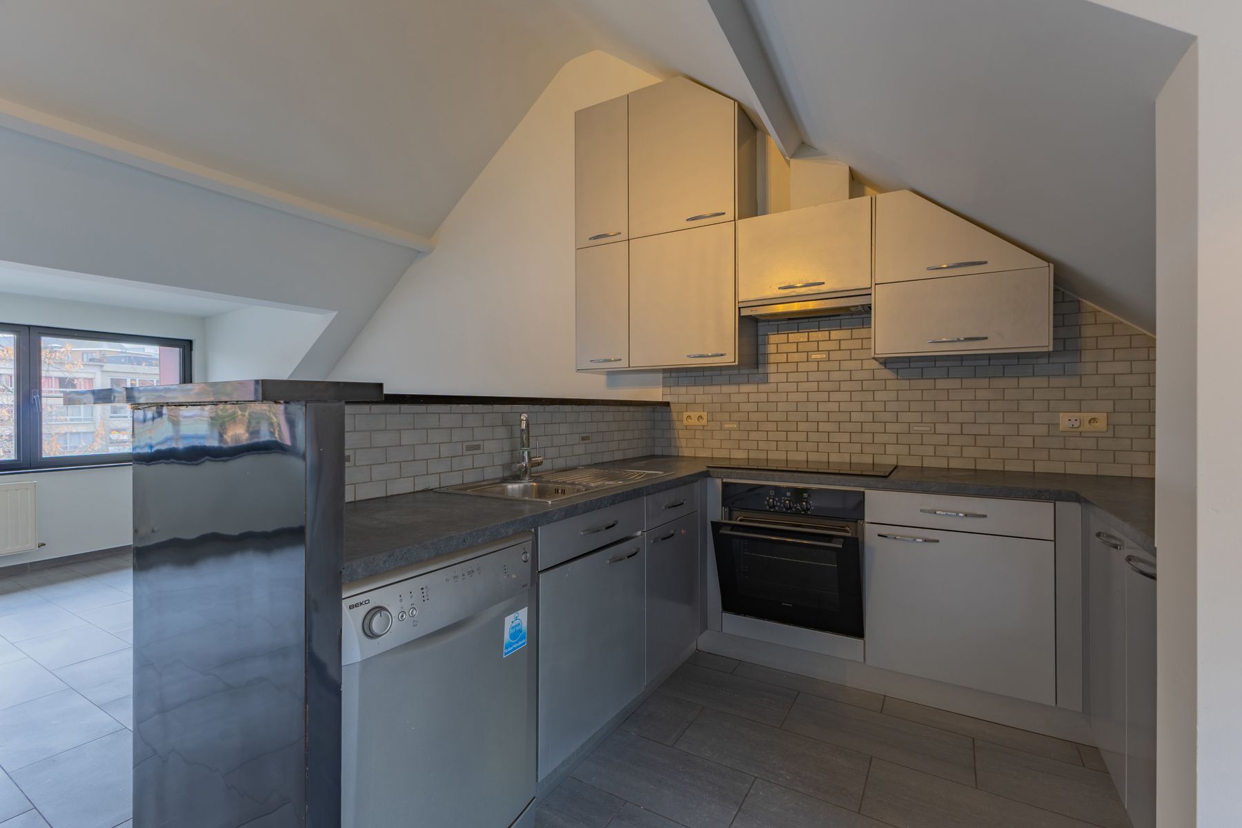 Commercieel gelijkvloers met duplex in centrum Halle foto 23