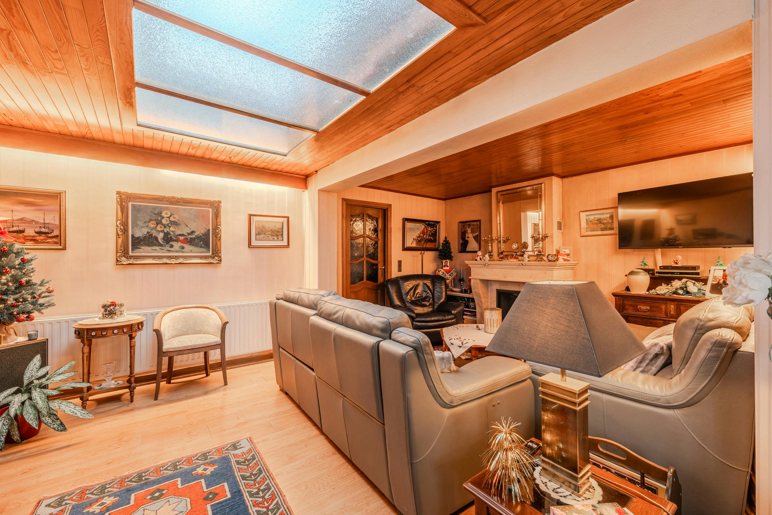 Te renoveren woning met 3 slaapkamers te koop! foto 8