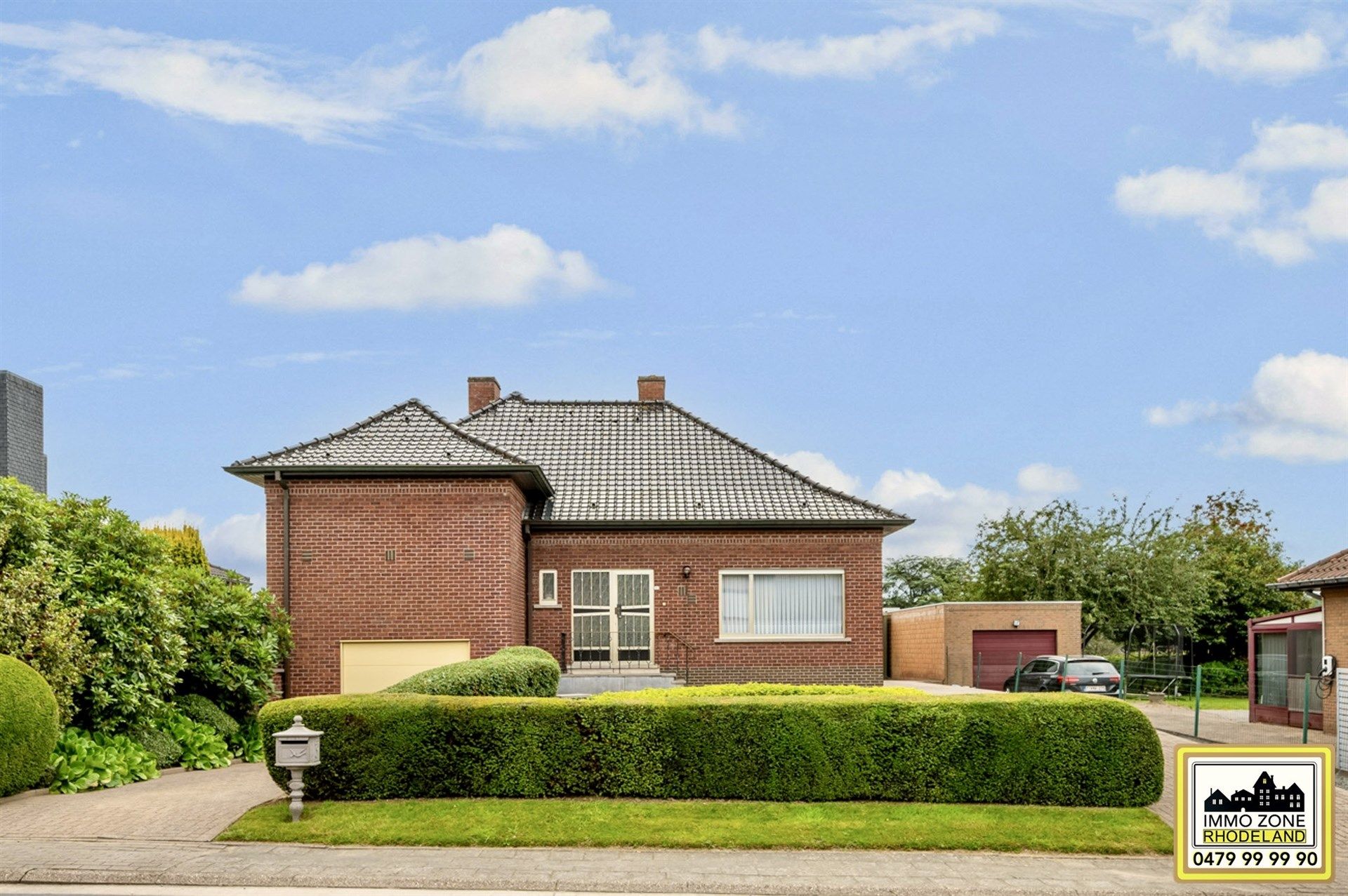 Schitterende bungalow-villa met 3 slpks, 2 garages en tuin foto 2