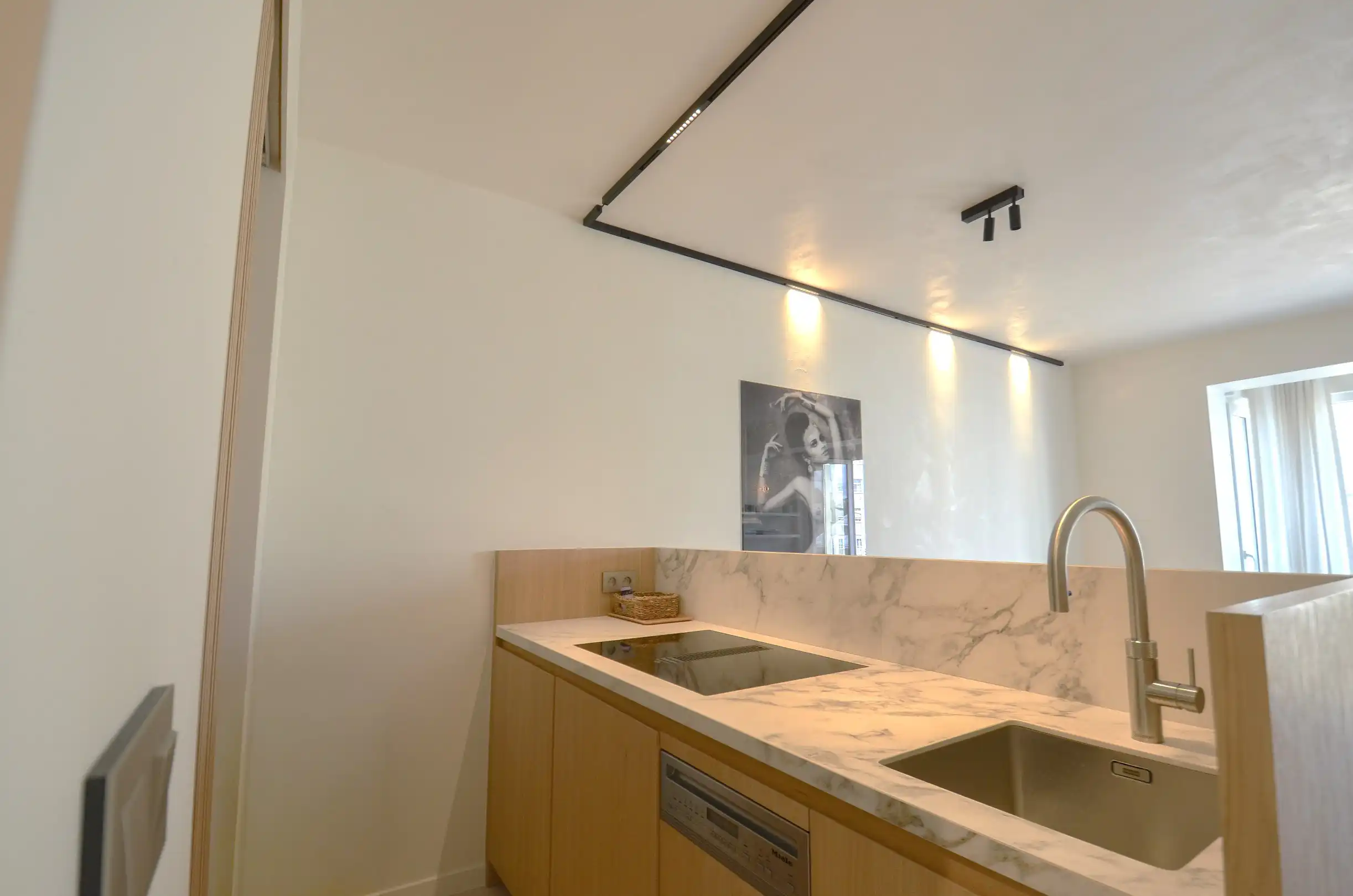 Stijlvol appartement met een open zicht gelegen nabij de Dumortierlaan. foto 10
