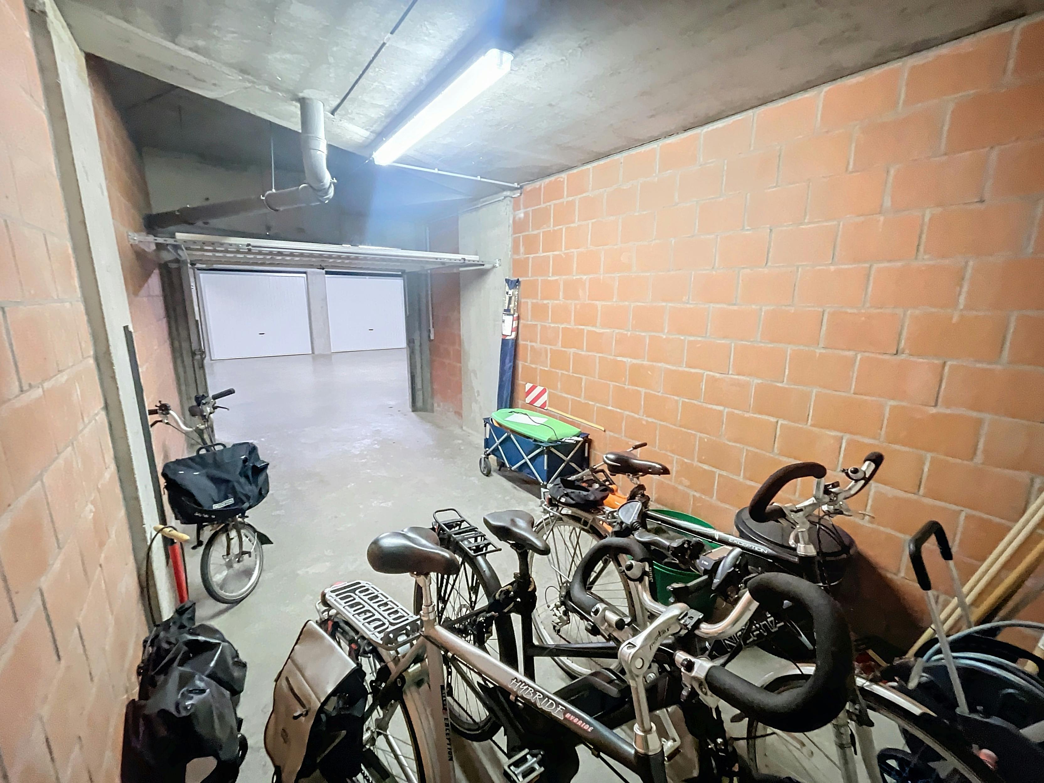 Garagebox (16 m²) te koop vlakbij Ster Der Zee in Koksijde. foto 3