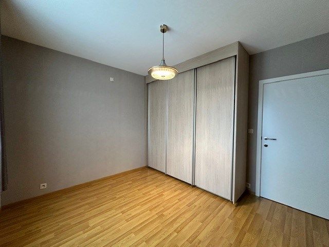 Verzorgd appartement op de 1ste verdieping met 2 slaapkamers,  autostandplaats, lift, terras te Neeroeteren. foto 10