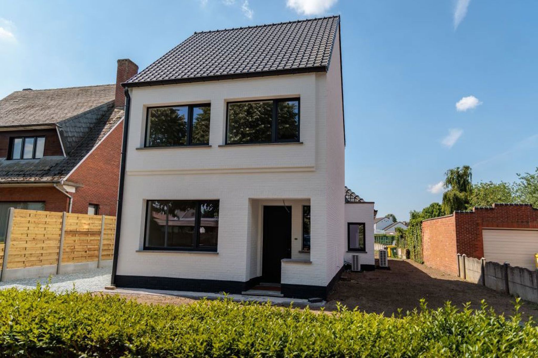 Ruime instapklare woning met 4 slaapkamers foto 2