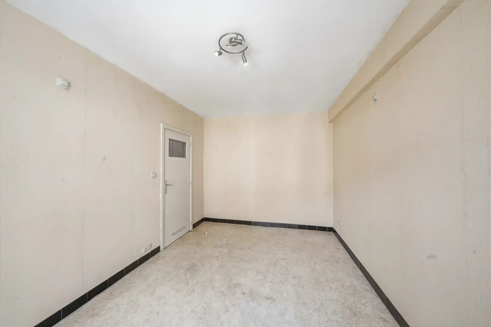 Instapklaar appartement met 2 slaapkamers te Oostende foto 12