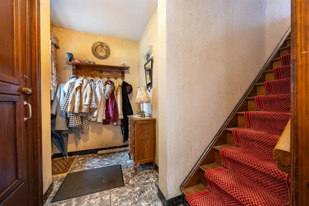 Te renoveren charmante villa met zwembad foto 2